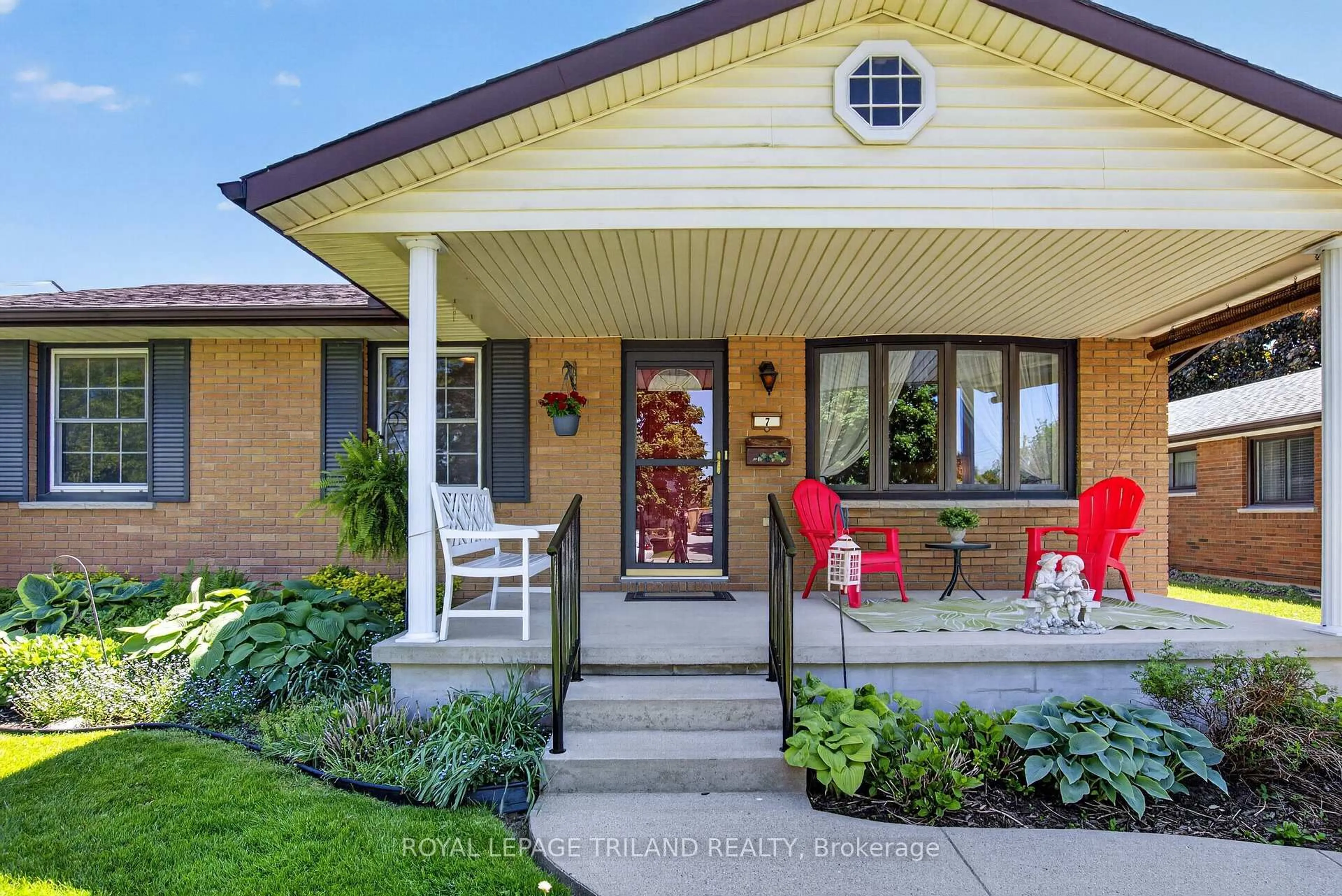 Home with brick exterior material, street for 7 THOMPSON Ave, St. Thomas Ontario N5R 1G1
