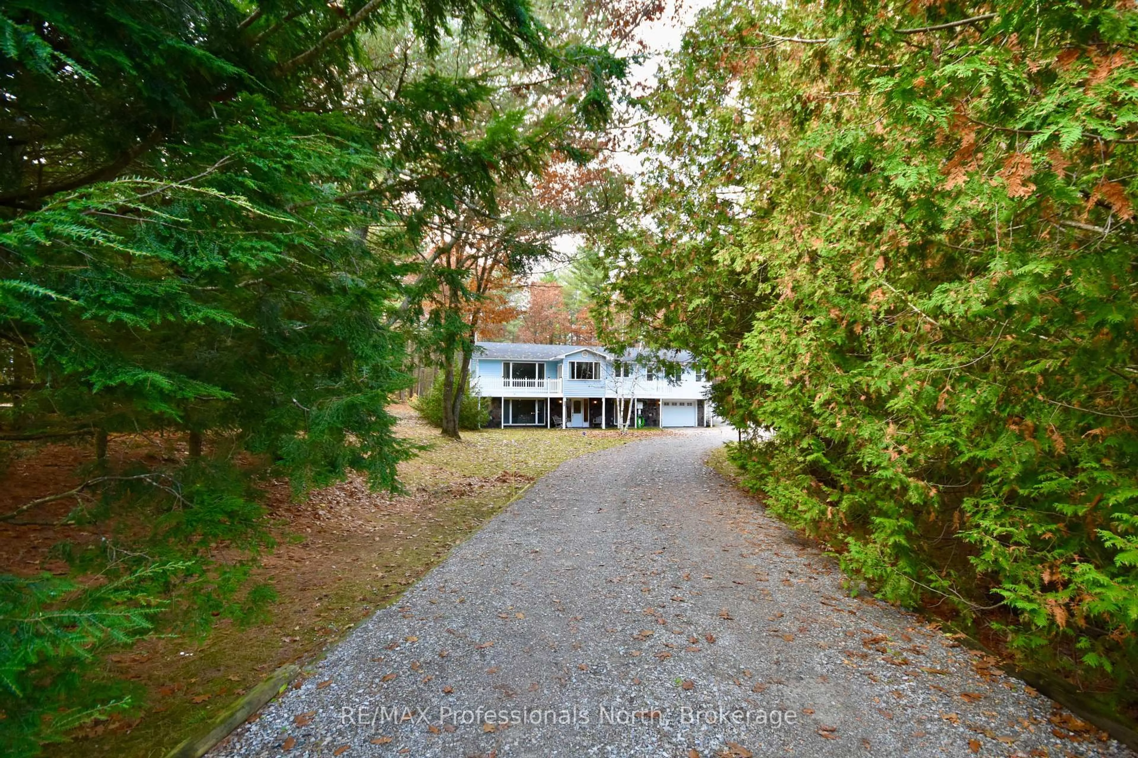 A pic from outside/outdoor area/front of a property/back of a property/a pic from drone, street for 20 Coulter Lane, Bracebridge Ontario P1P 1R1