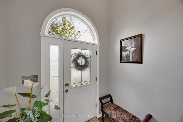 34 Phair Cres, London South 5