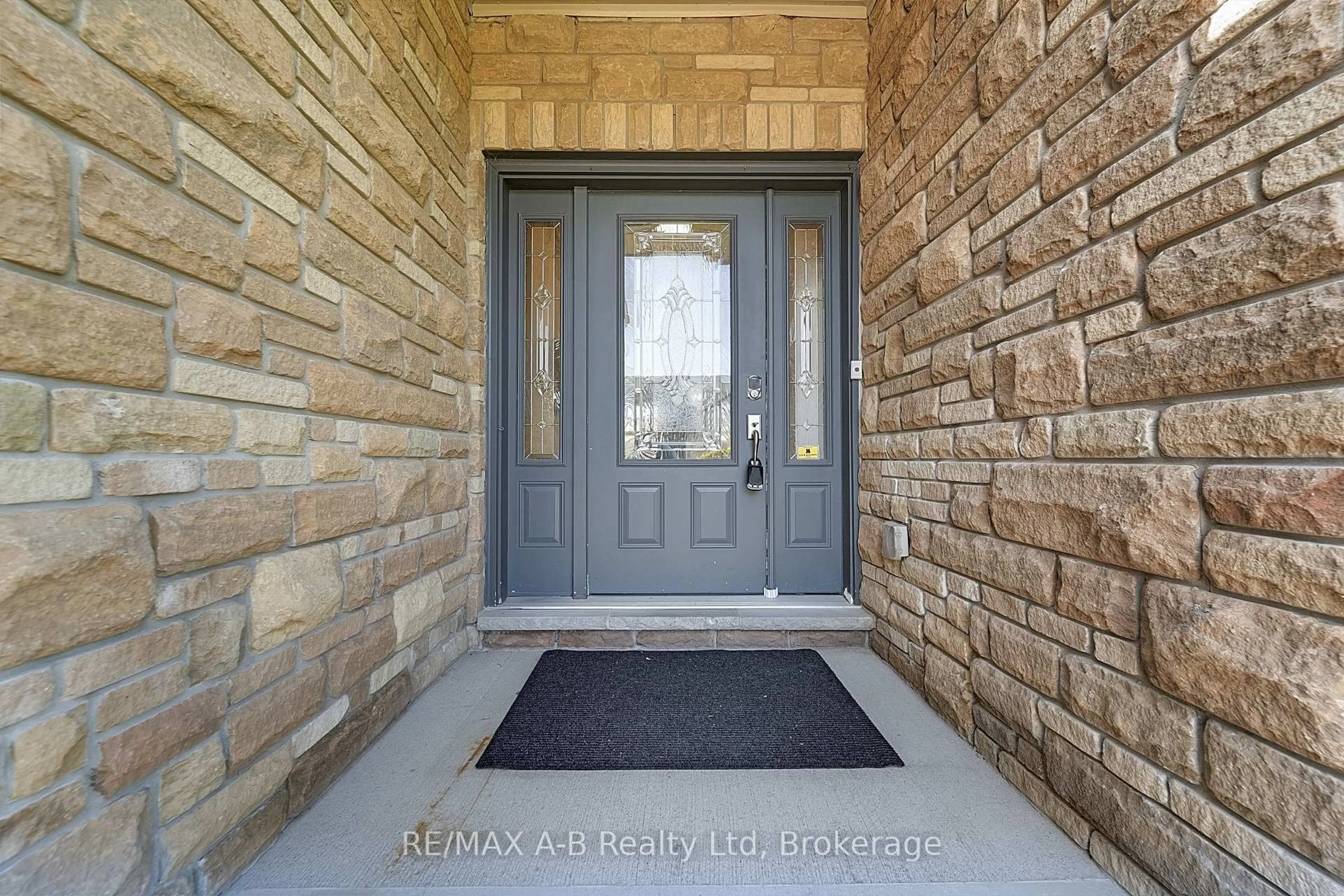 Indoor entryway for 70 Kenton St, West Perth Ontario N0K 1N0