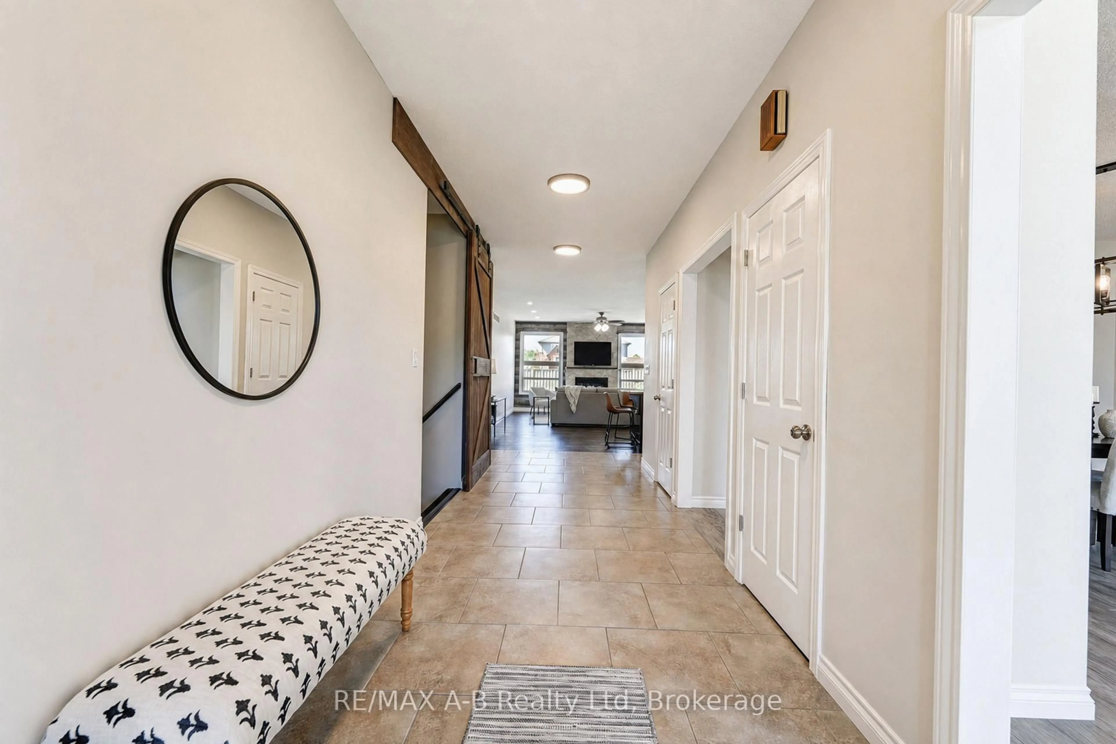 Indoor entryway for 70 Kenton St, West Perth Ontario N0K 1N0