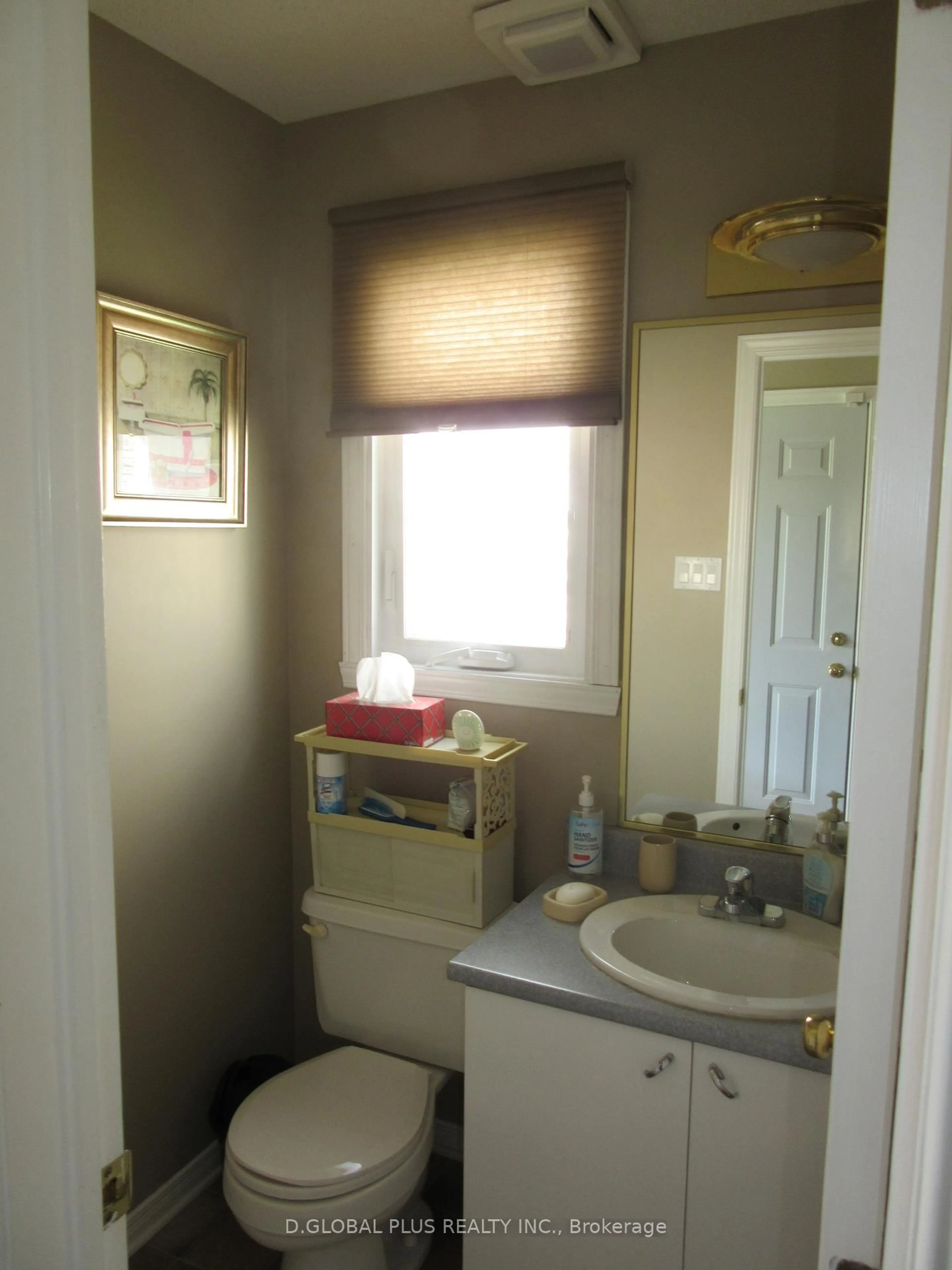 Standard bathroom, unknown for 121 Hemlock Cres, Cornwall Ontario K6H 7L7
