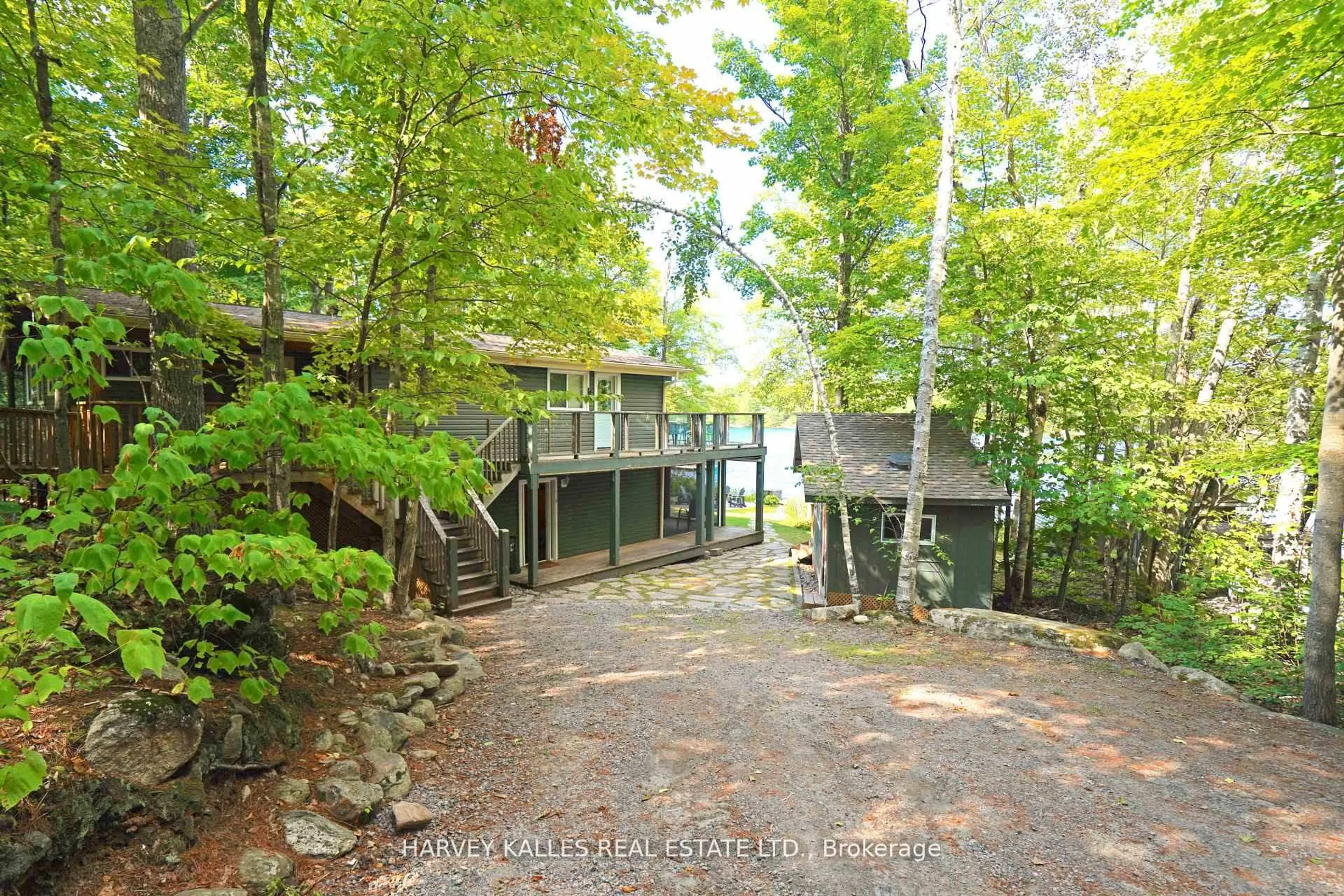 Patio, water/lake/river/ocean view for 83 Pinetree Rd, Gravenhurst Ontario P1P 1R2