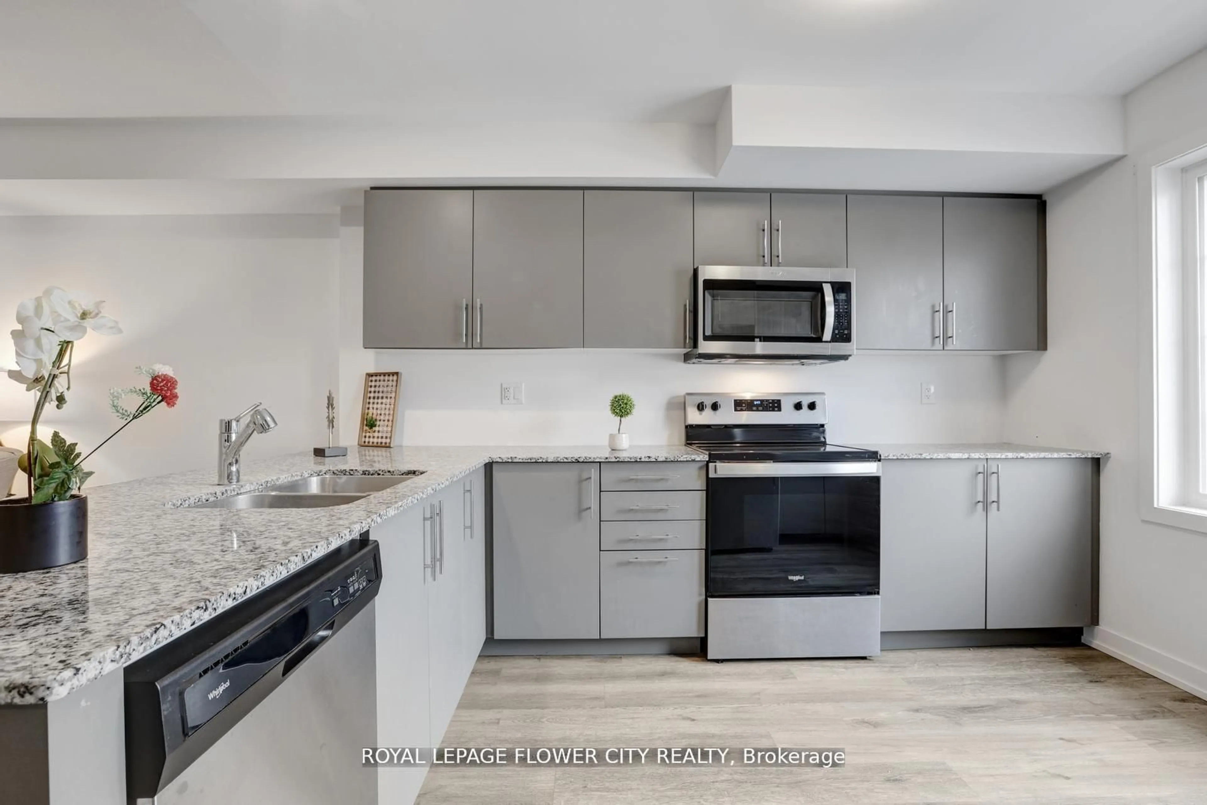 Unknown for 205 West Oak Tr #16, Kitchener Ontario N2R 0R9