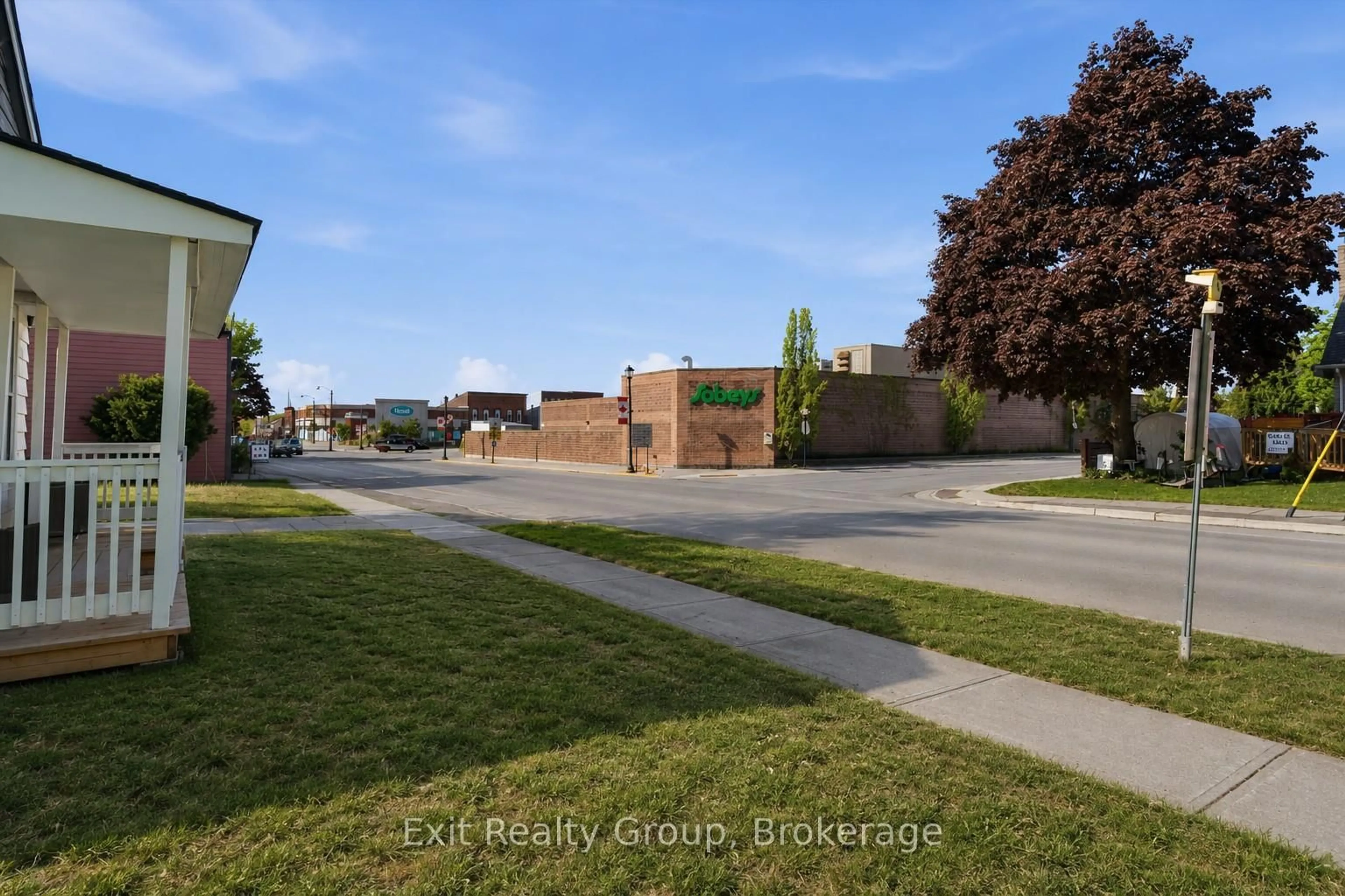 A pic from outside/outdoor area/front of a property/back of a property/a pic from drone, street for 27 Young St, Brighton Ontario K0K 1H0