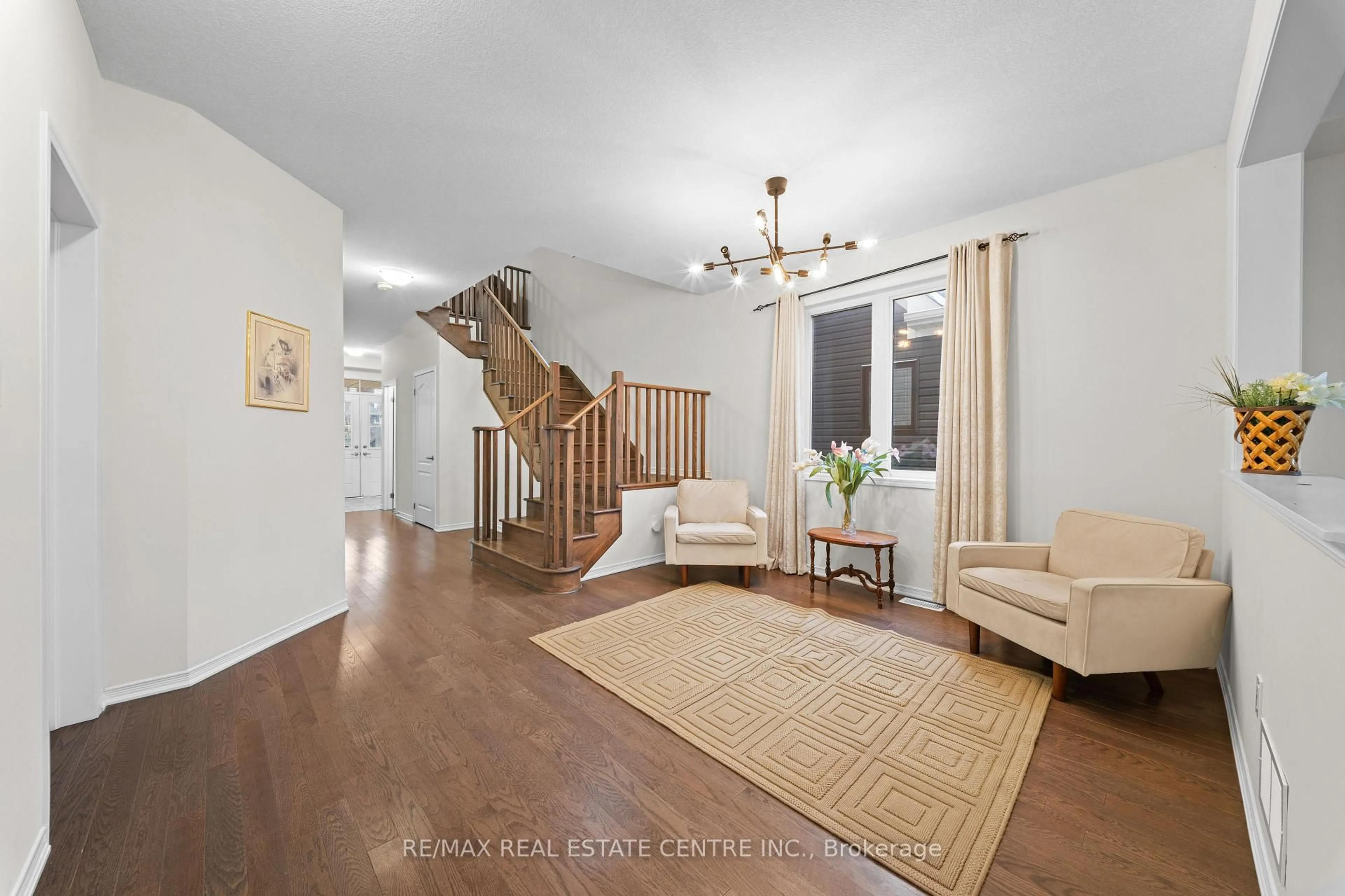 Indoor entryway for 90 David St, Haldimand Ontario N0A 1H0
