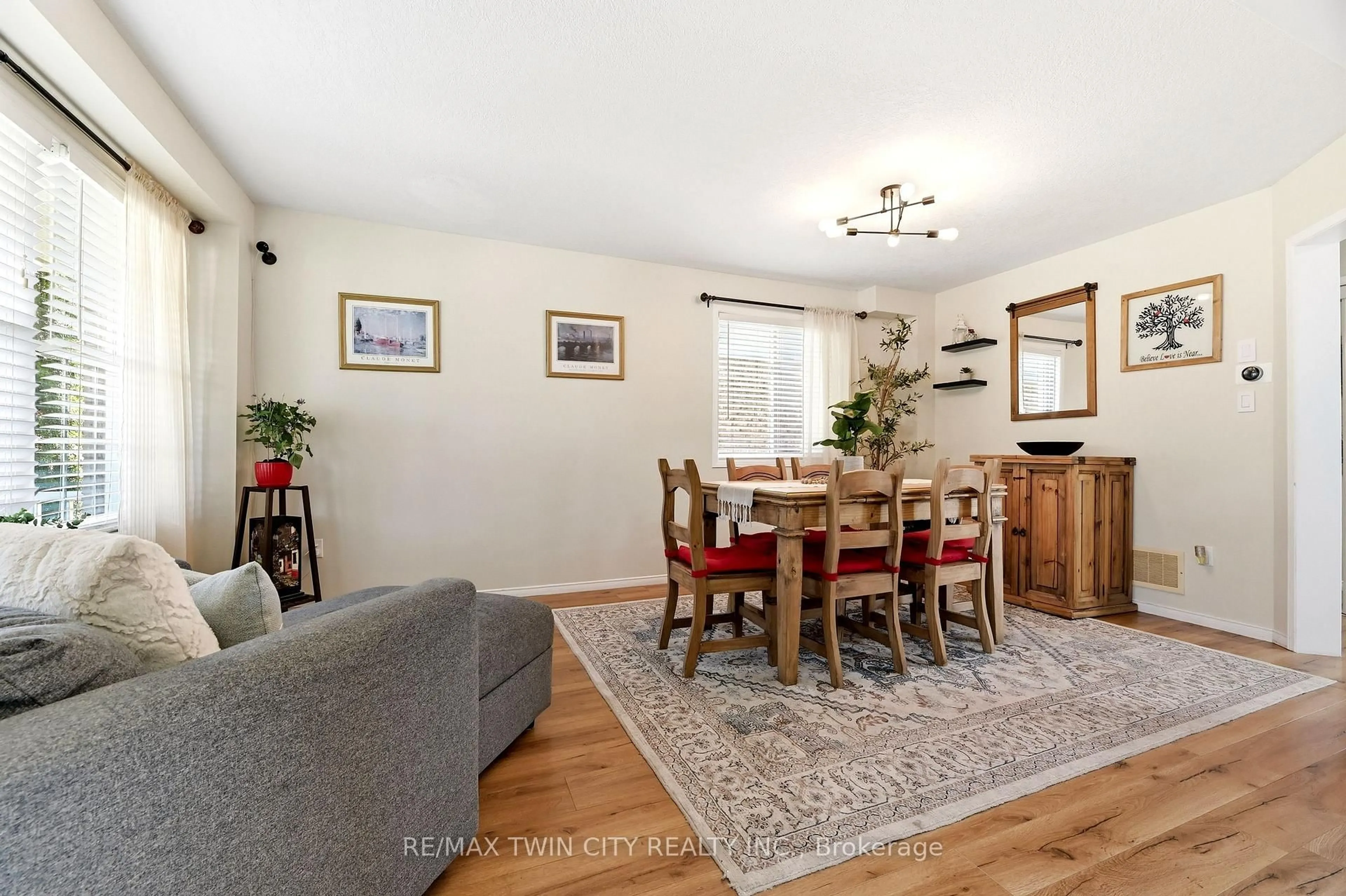 Dining room, wood/laminate floor for 6 Jones Lane, Brantford Ontario N3T 0B1