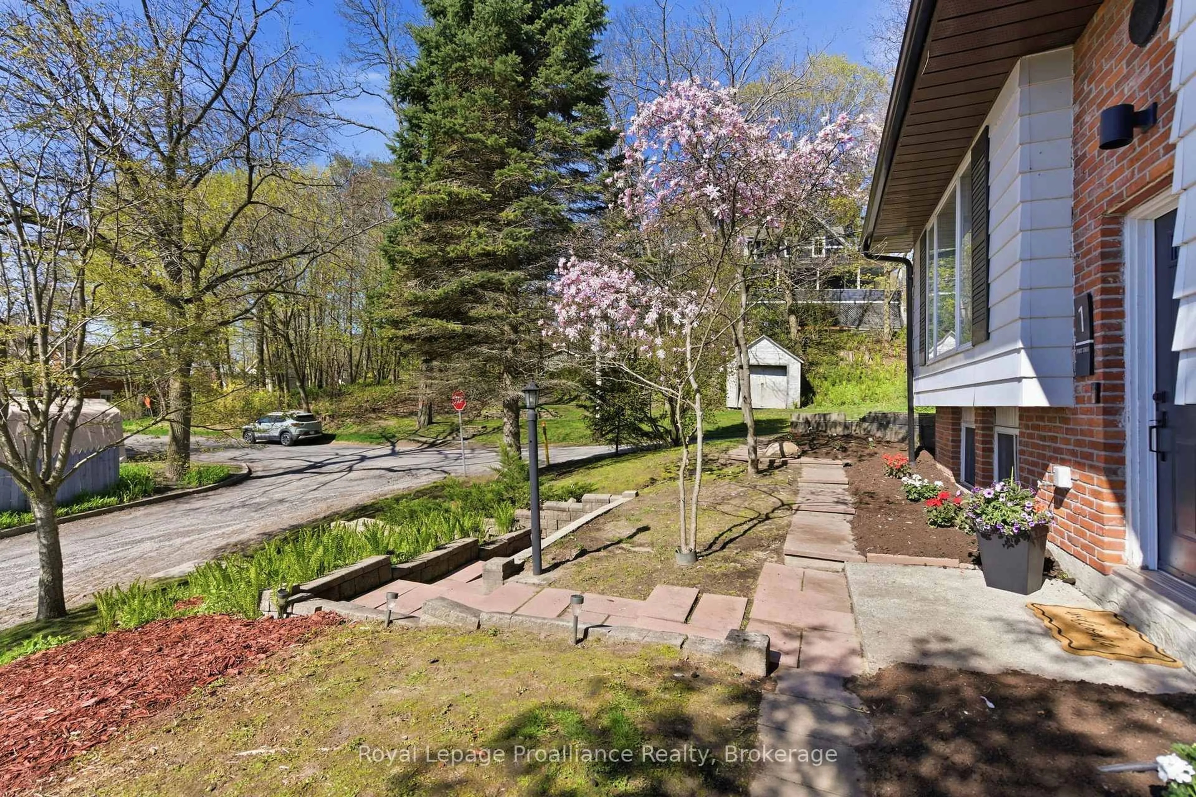 Patio, unknown for 1 Percy St, Port Hope Ontario L1A 1B8