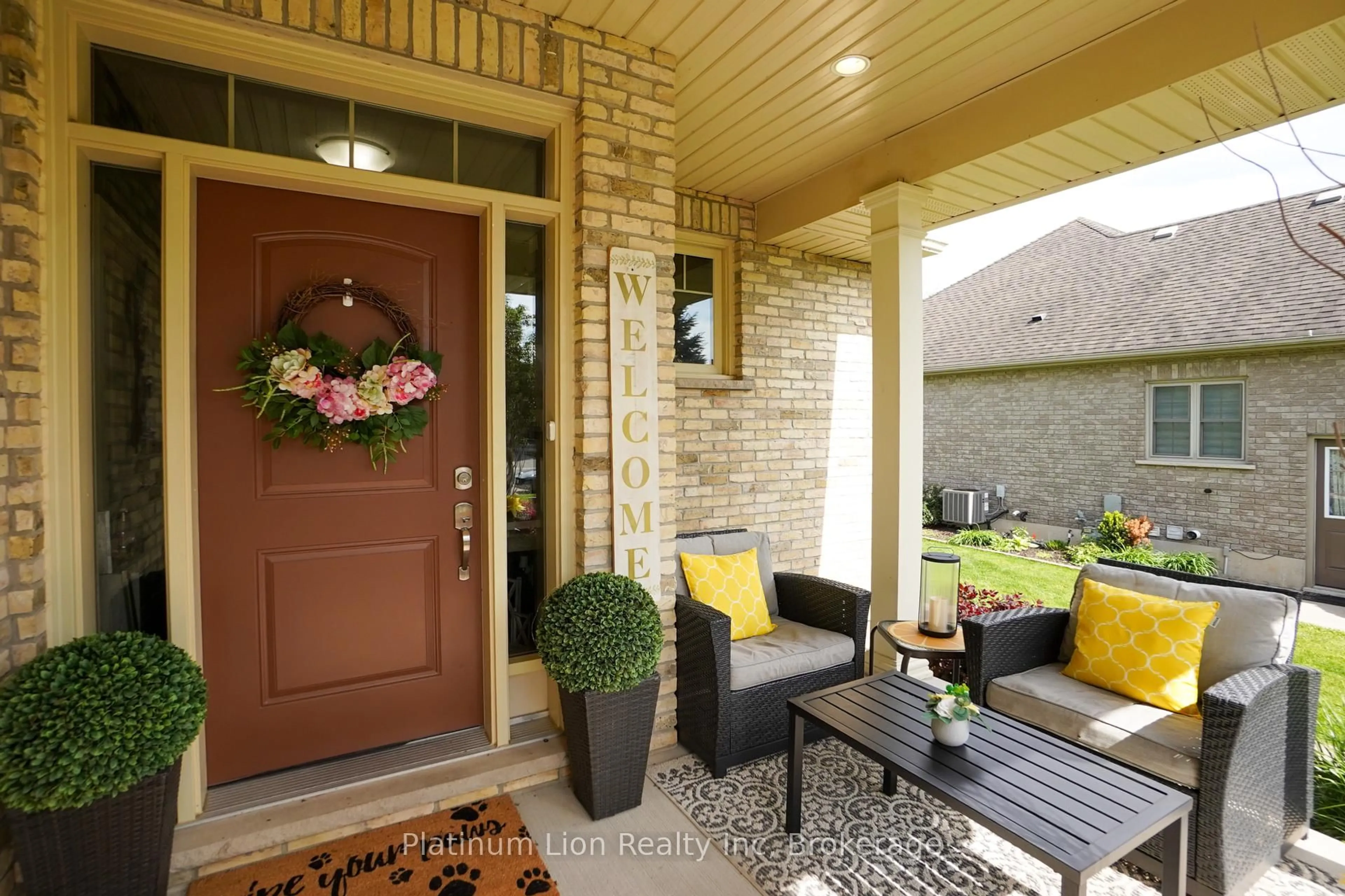 Indoor entryway for 365 Poldon Dr, Norwich Ontario N0J 1P0