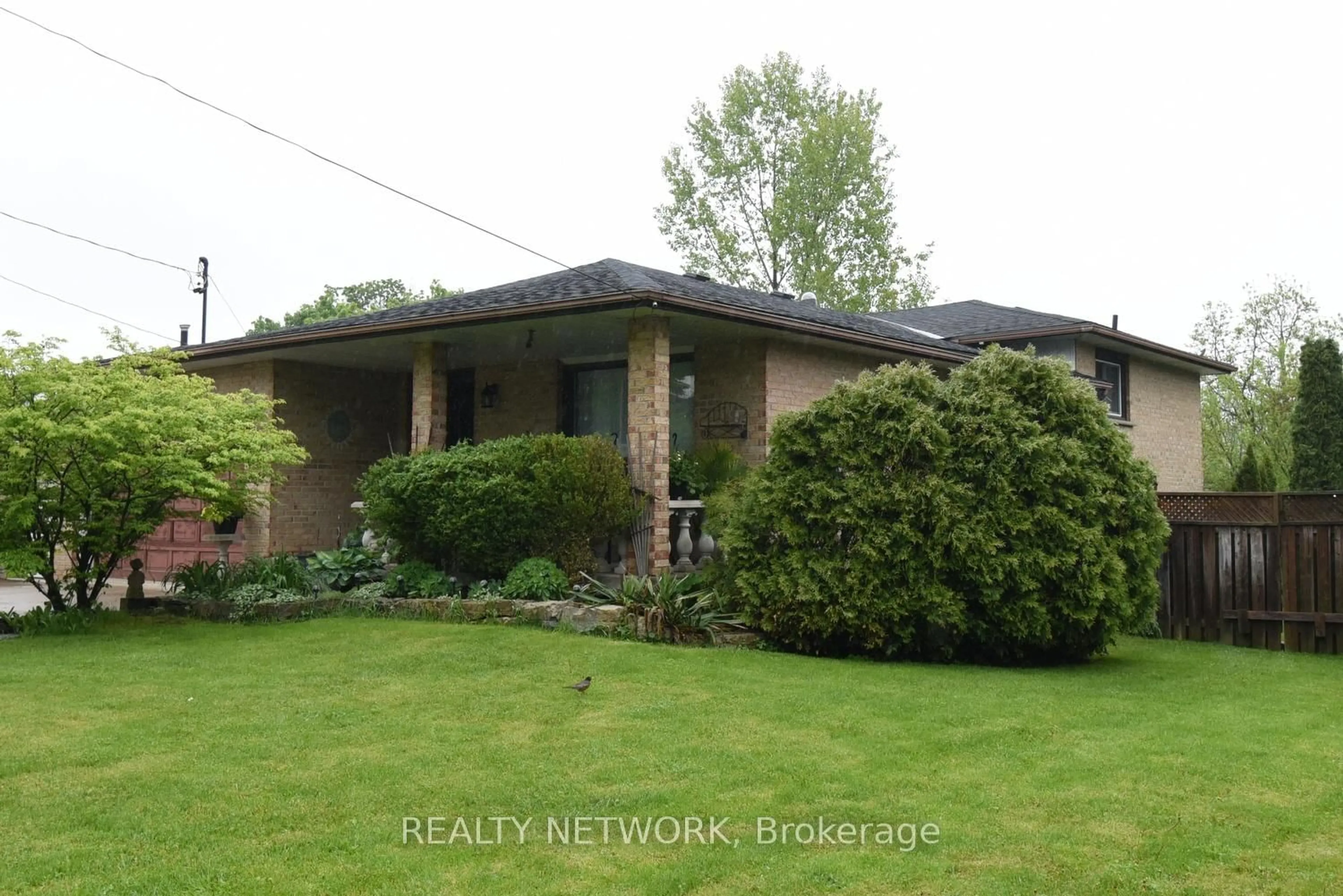 A pic from outside/outdoor area/front of a property/back of a property/a pic from drone, unknown for 64 Winnett St, Haldimand Ontario N0A 1E0