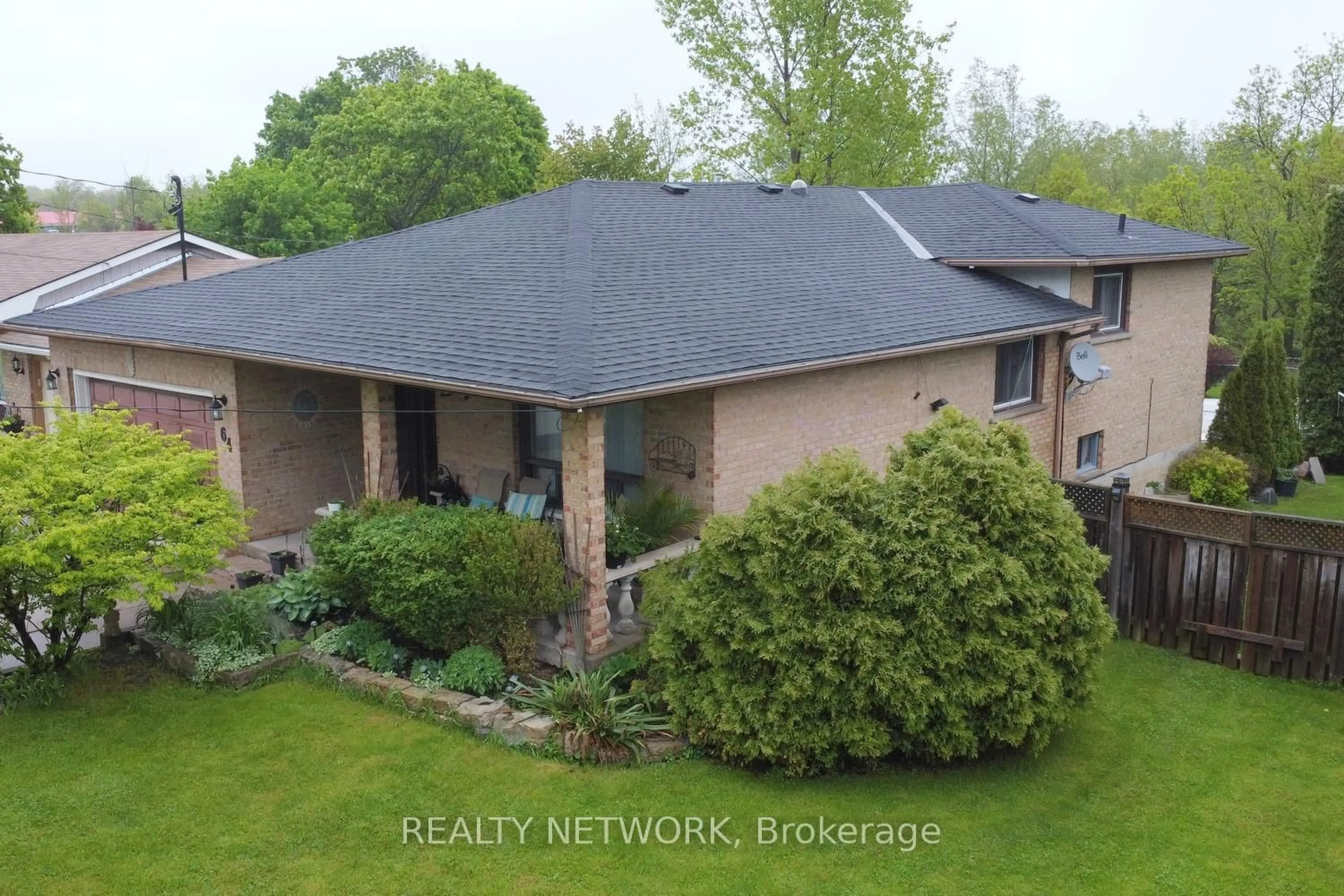A pic from outside/outdoor area/front of a property/back of a property/a pic from drone, unknown for 64 Winnett St, Haldimand Ontario N0A 1E0