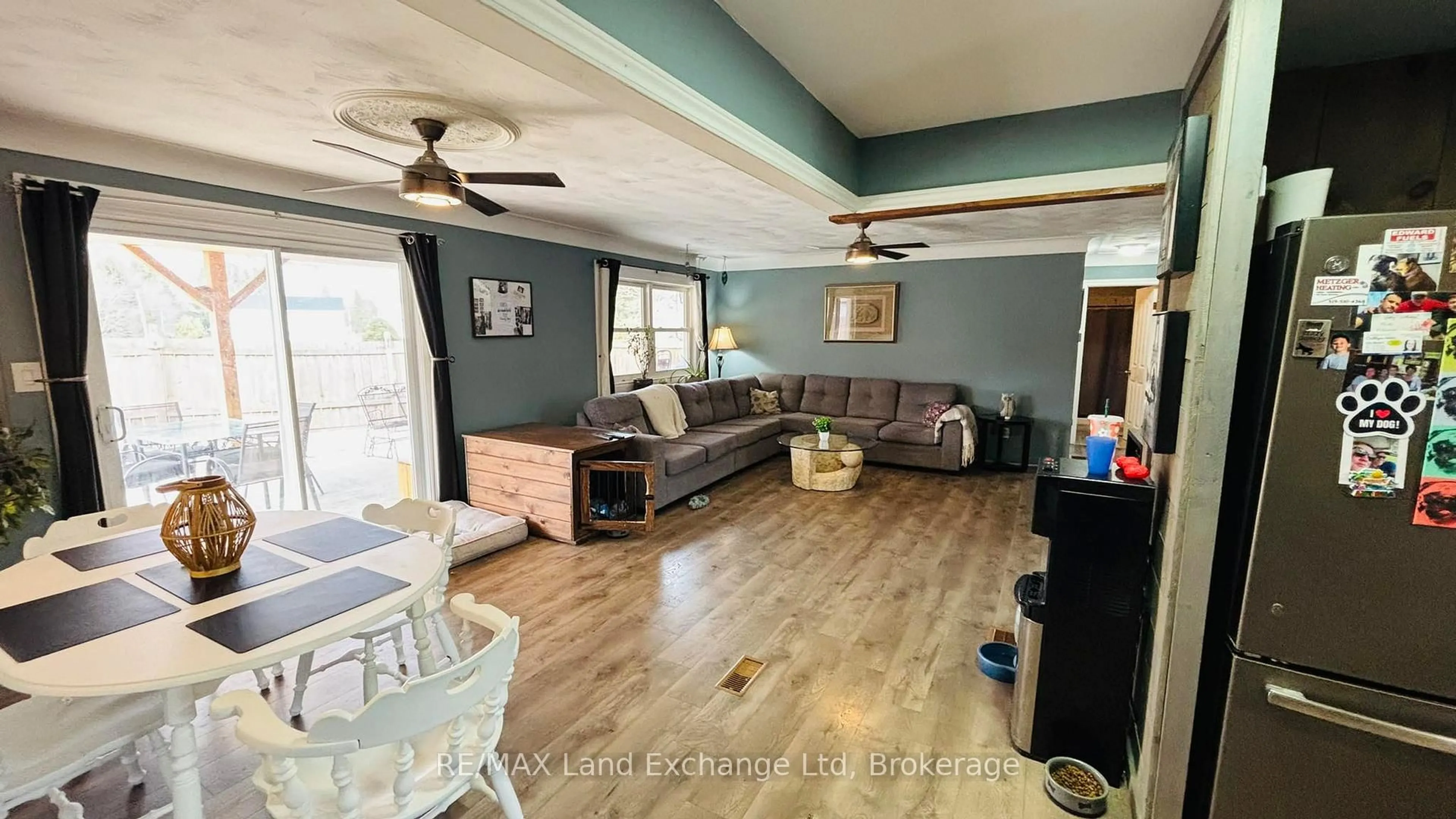Living room with furniture, unknown for 1041 Main St, Howick Ontario N0G 2X0