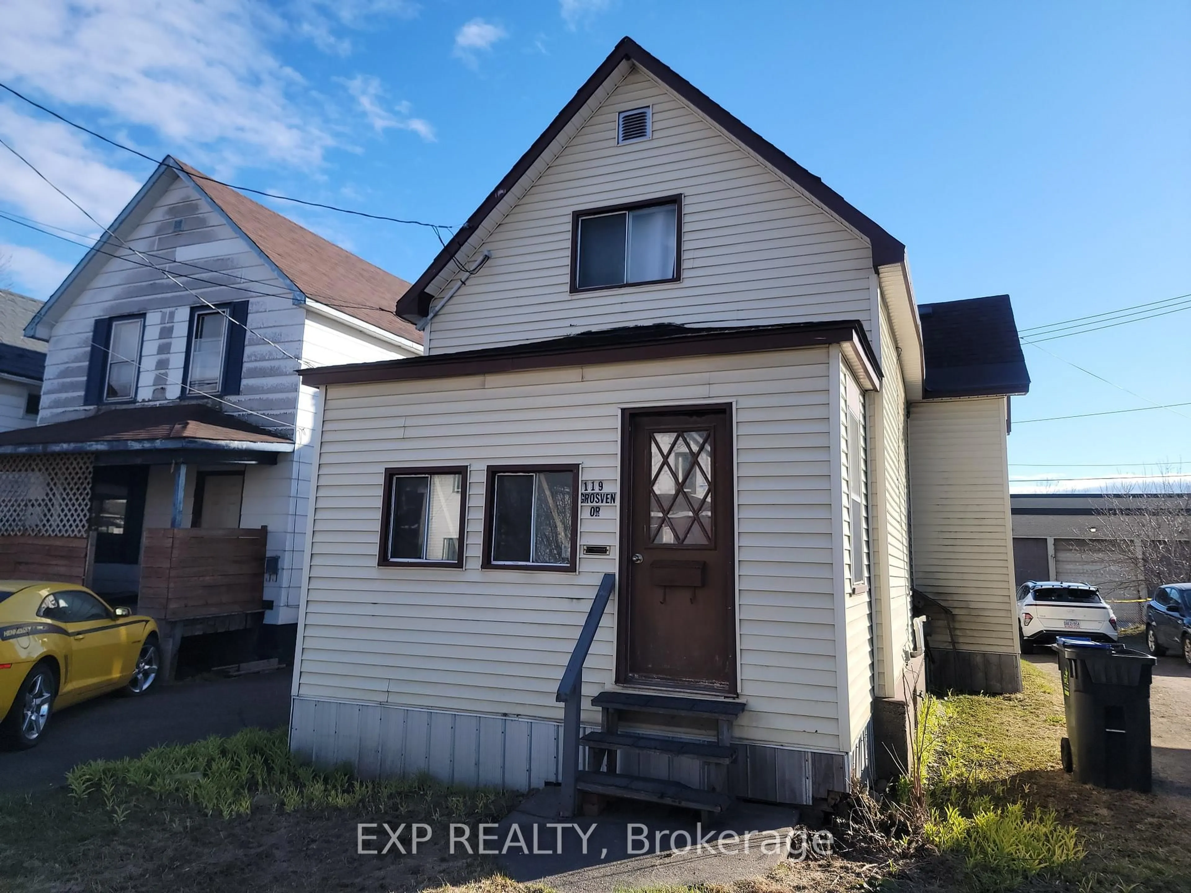 Home with vinyl exterior material, building for 119 Grosvenor Ave, Sault Ste Marie Ontario P6B 2M2