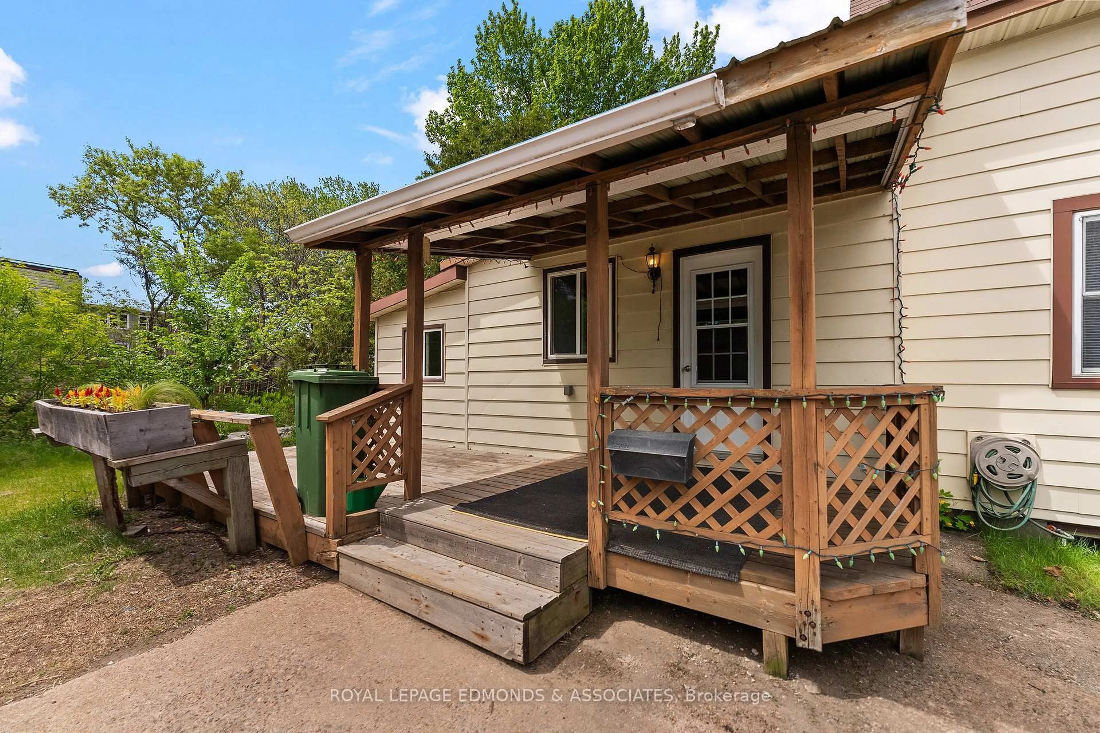 Patio, unknown for 736 Pembroke St, Pembroke Ontario K8A 5P6