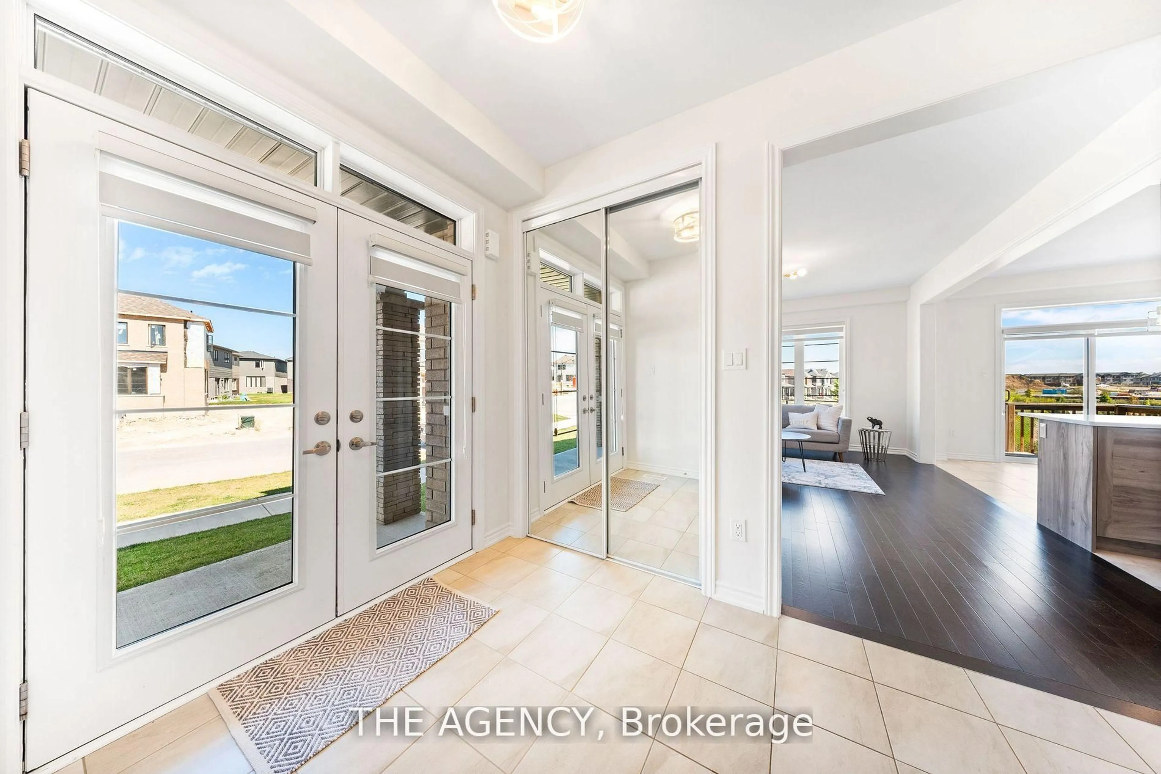 Indoor entryway for 1 Bee Cres, Brantford Ontario N3T 0V7