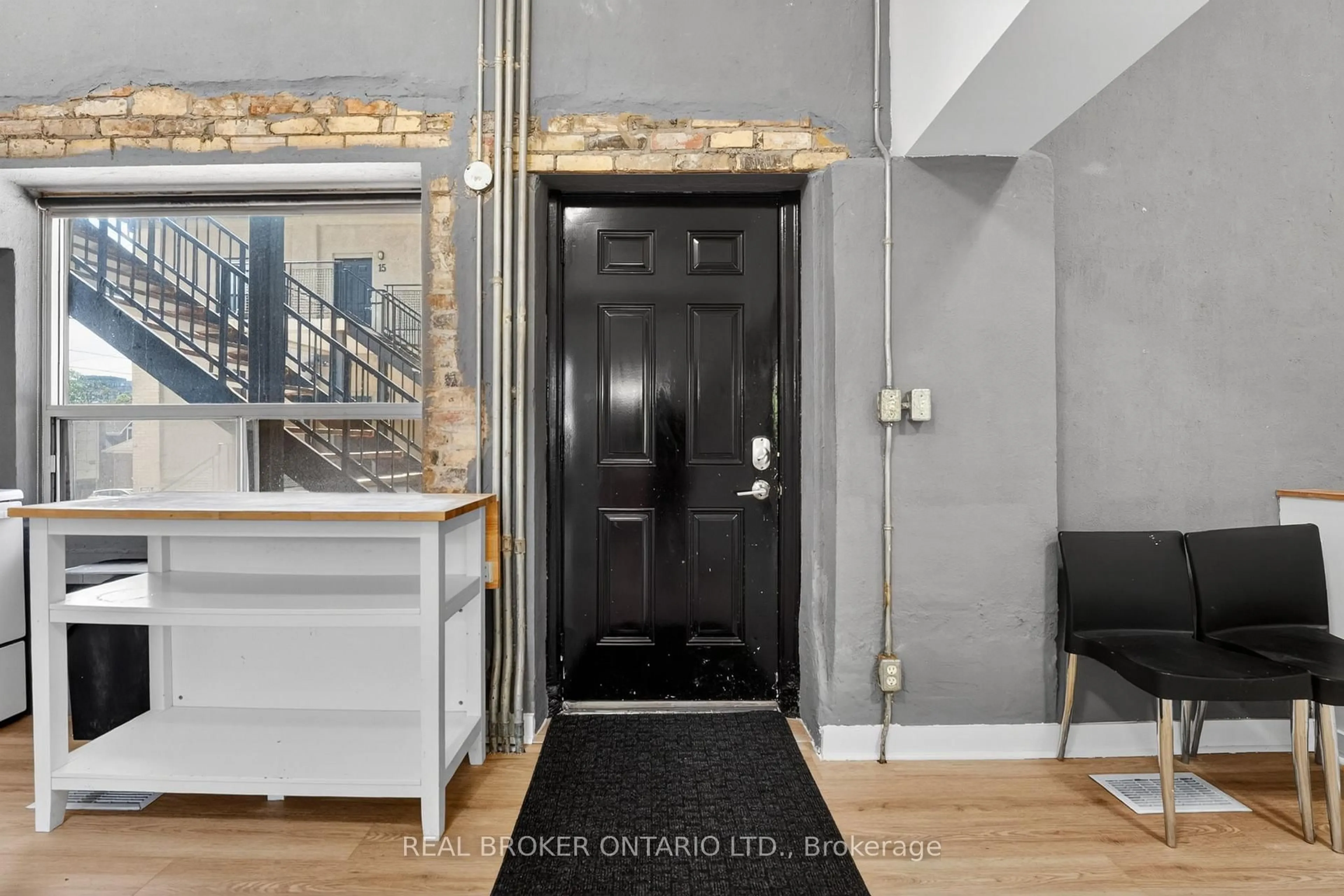 Indoor entryway for 12 Bridgeport Rd #9, Waterloo Ontario N2J 2J3