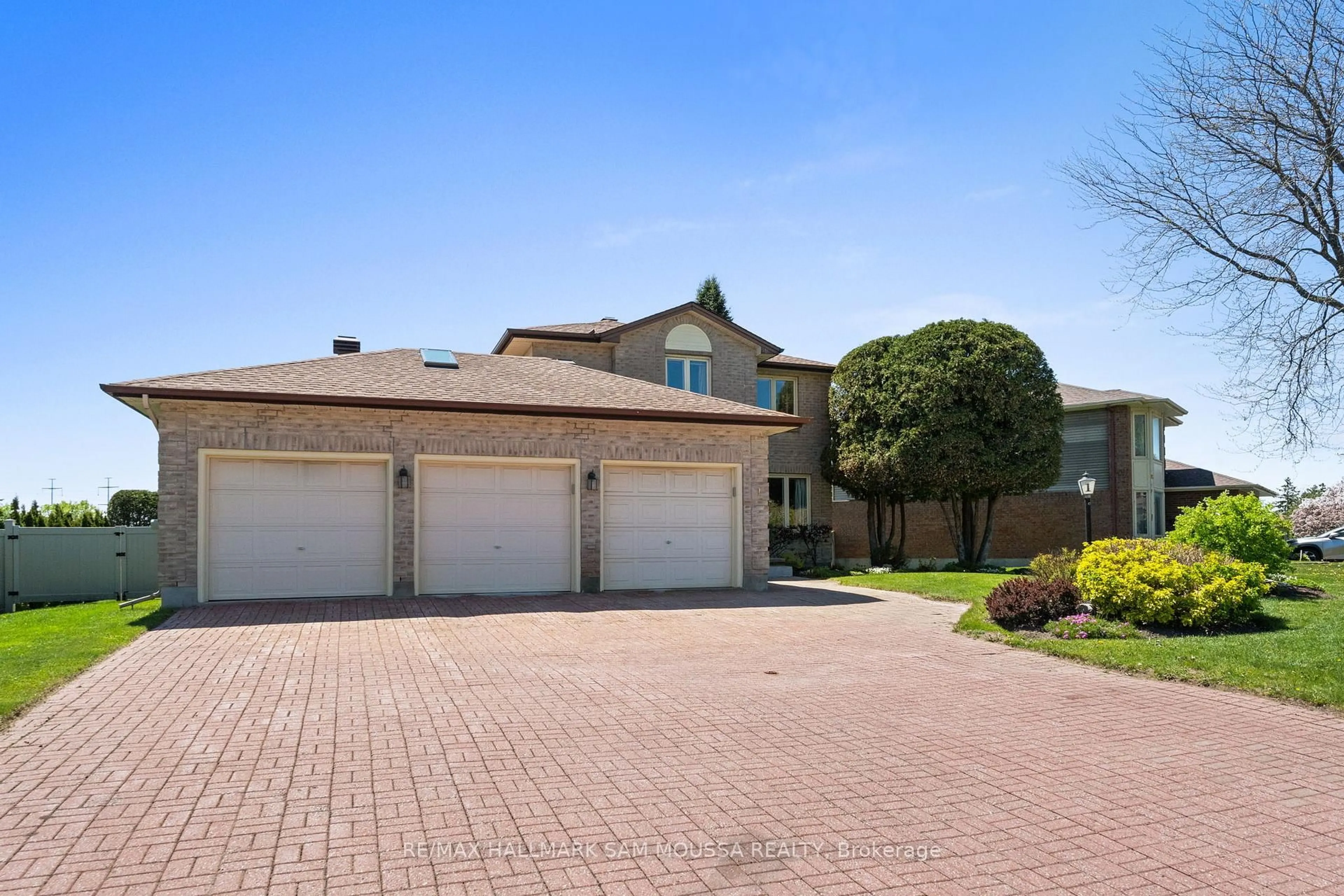 Unknown for 1 Willow Glen Dr, Ottawa Ontario K2M 1L3