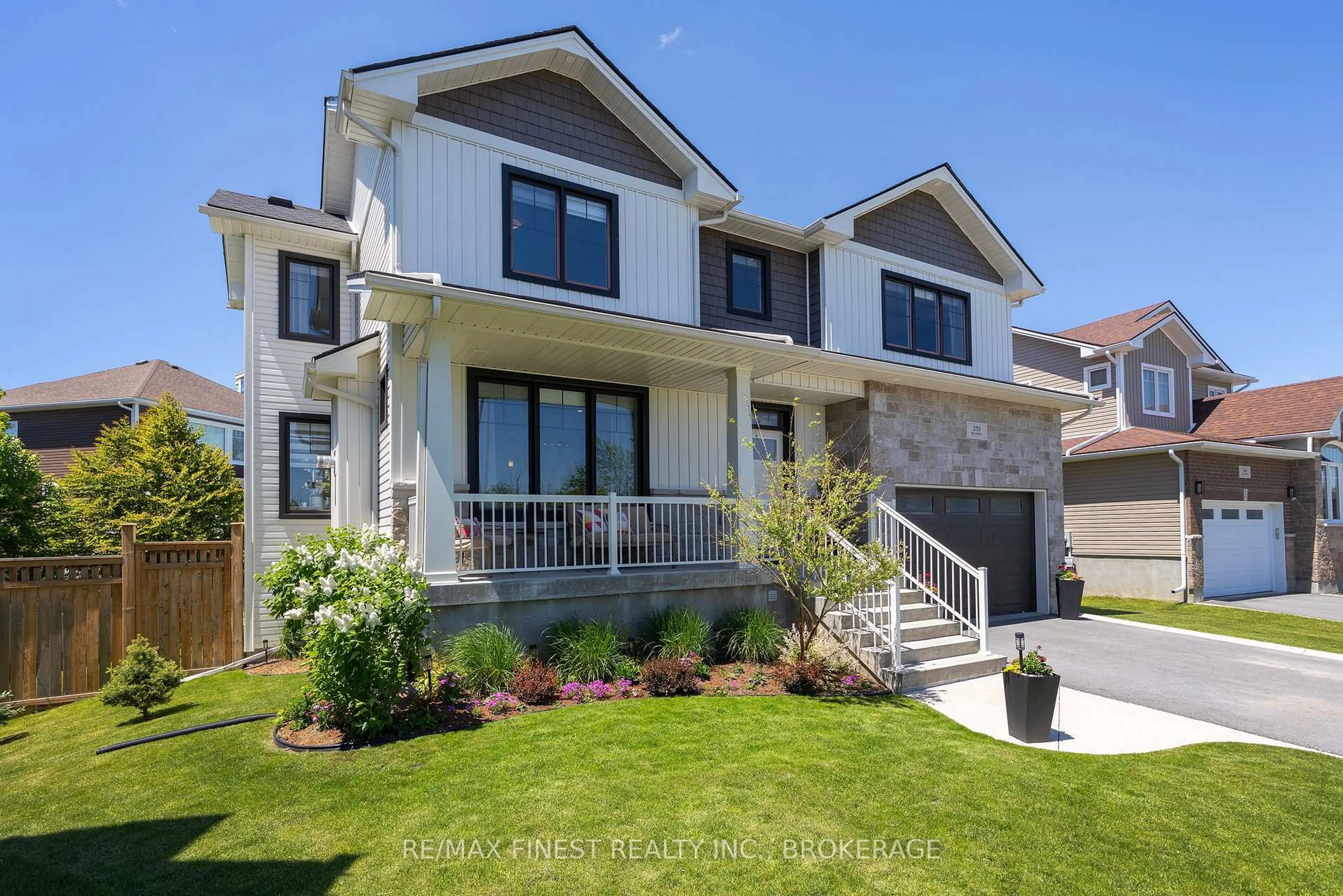 Home with vinyl exterior material, street for 253 Mill Pond Pl, Kingston Ontario K7M 0C9