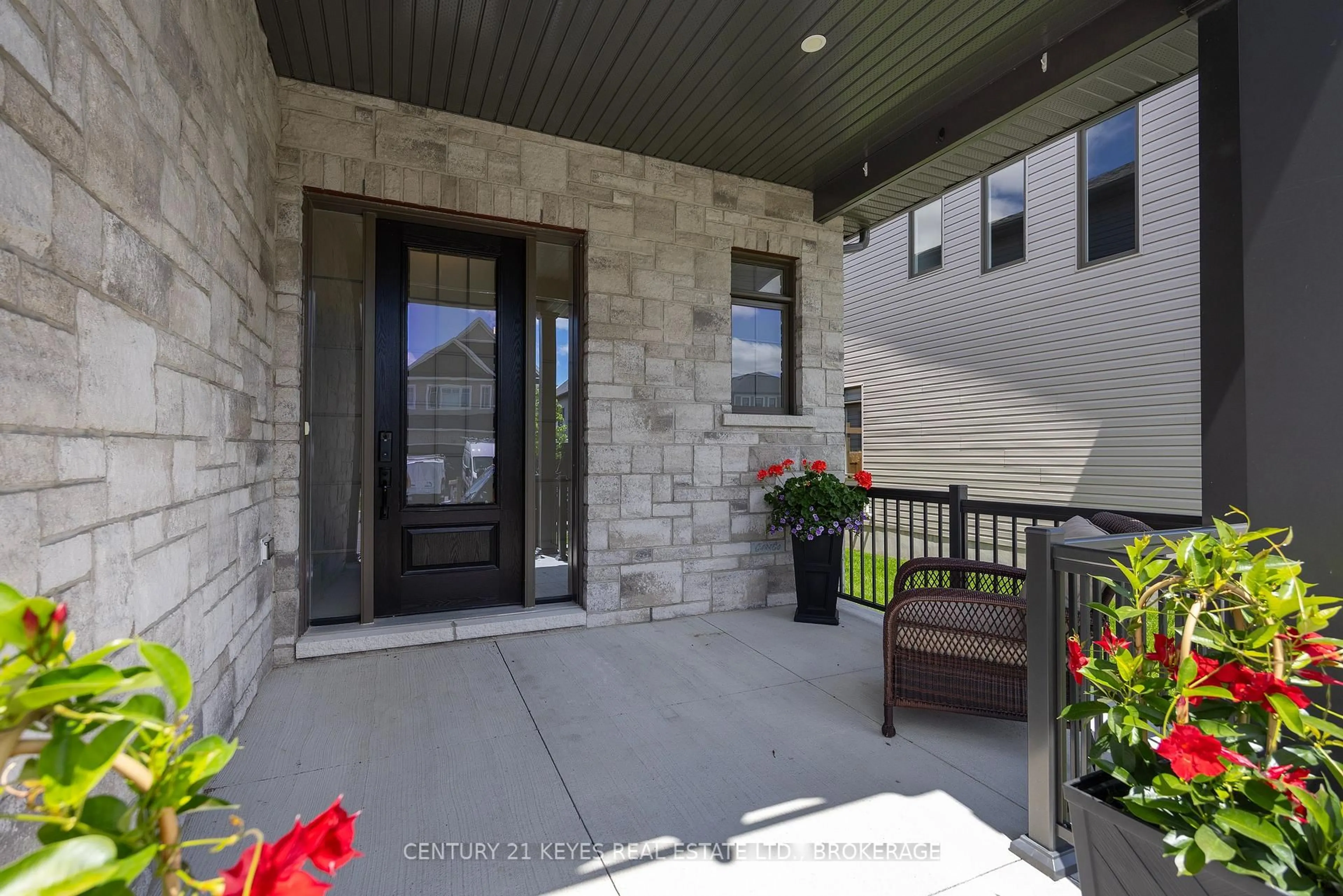 Indoor entryway for 811 Riverview Way, Kingston Ontario K7K 0J3