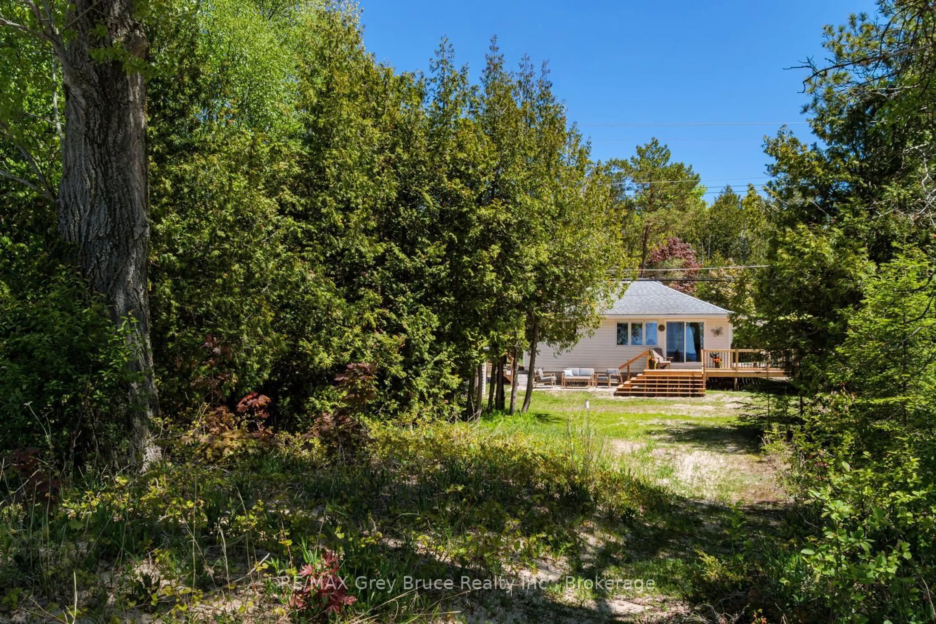 A pic from outside/outdoor area/front of a property/back of a property/a pic from drone, forest/trees view for 19 5th Avenue South Ave, Native Leased Lands Ontario N0H 2G0