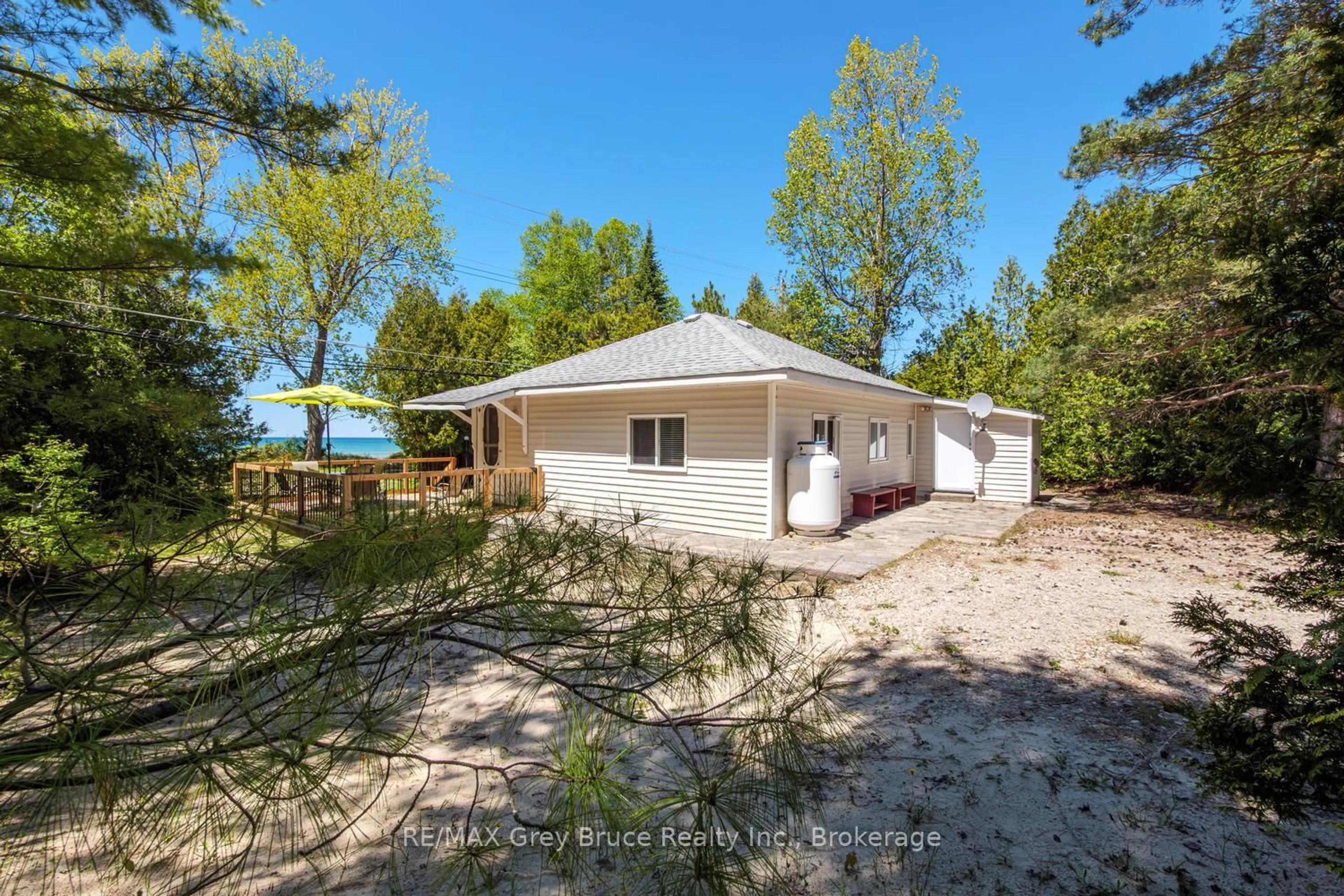 A pic from outside/outdoor area/front of a property/back of a property/a pic from drone, water/lake/river/ocean view for 19 5th Avenue South Ave, Native Leased Lands Ontario N0H 2G0