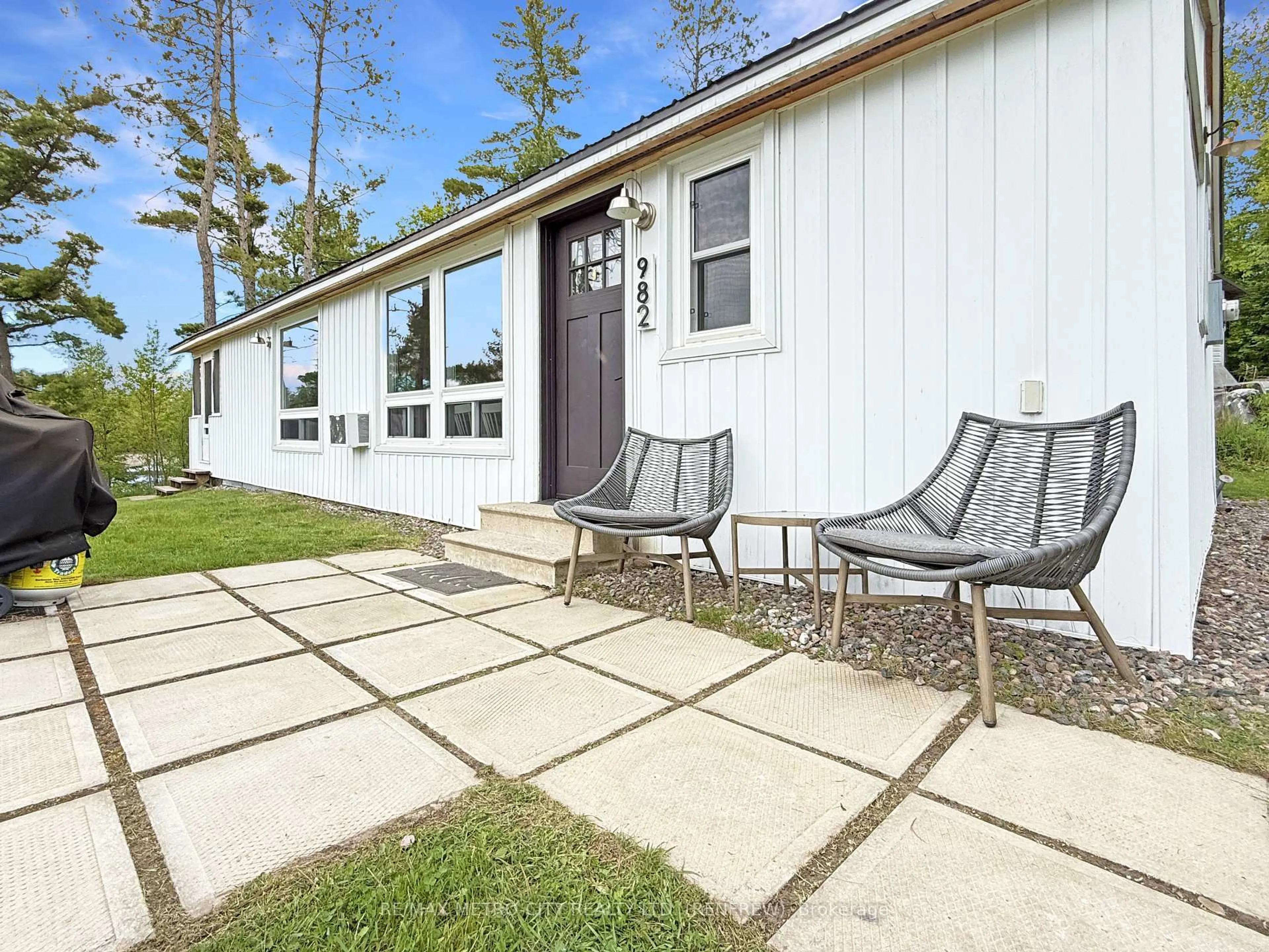 Patio, street for 982 STONES LAKE Rd, Calabogie Ontario K0J 1H0
