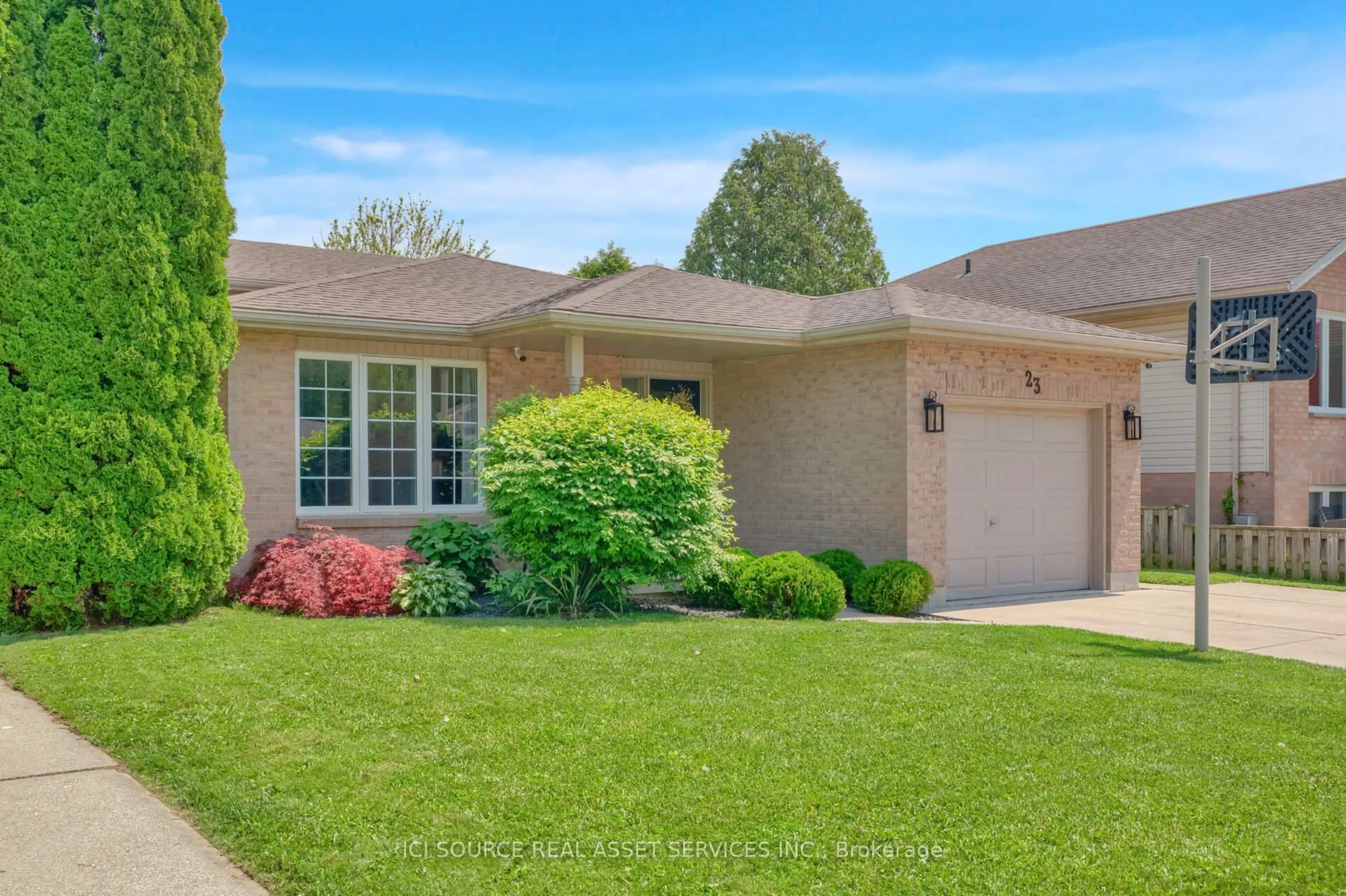 Home with brick exterior material, street for 23 Carolinian Pl, Chatham-Kent Ontario N7L 5M7