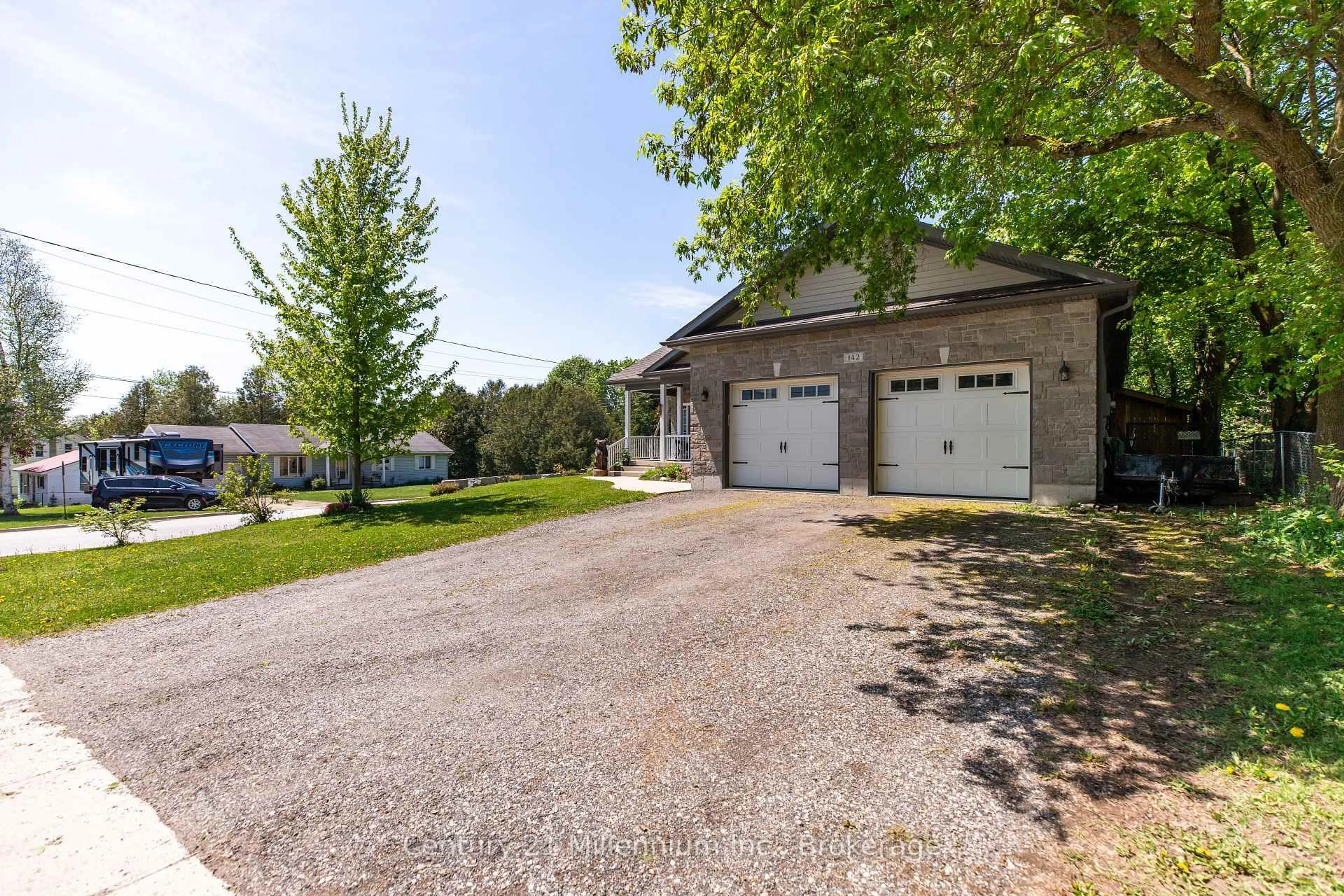 A pic from outside/outdoor area/front of a property/back of a property/a pic from drone, street for 142 Isla St, Grey Highlands Ontario N0C 1H0