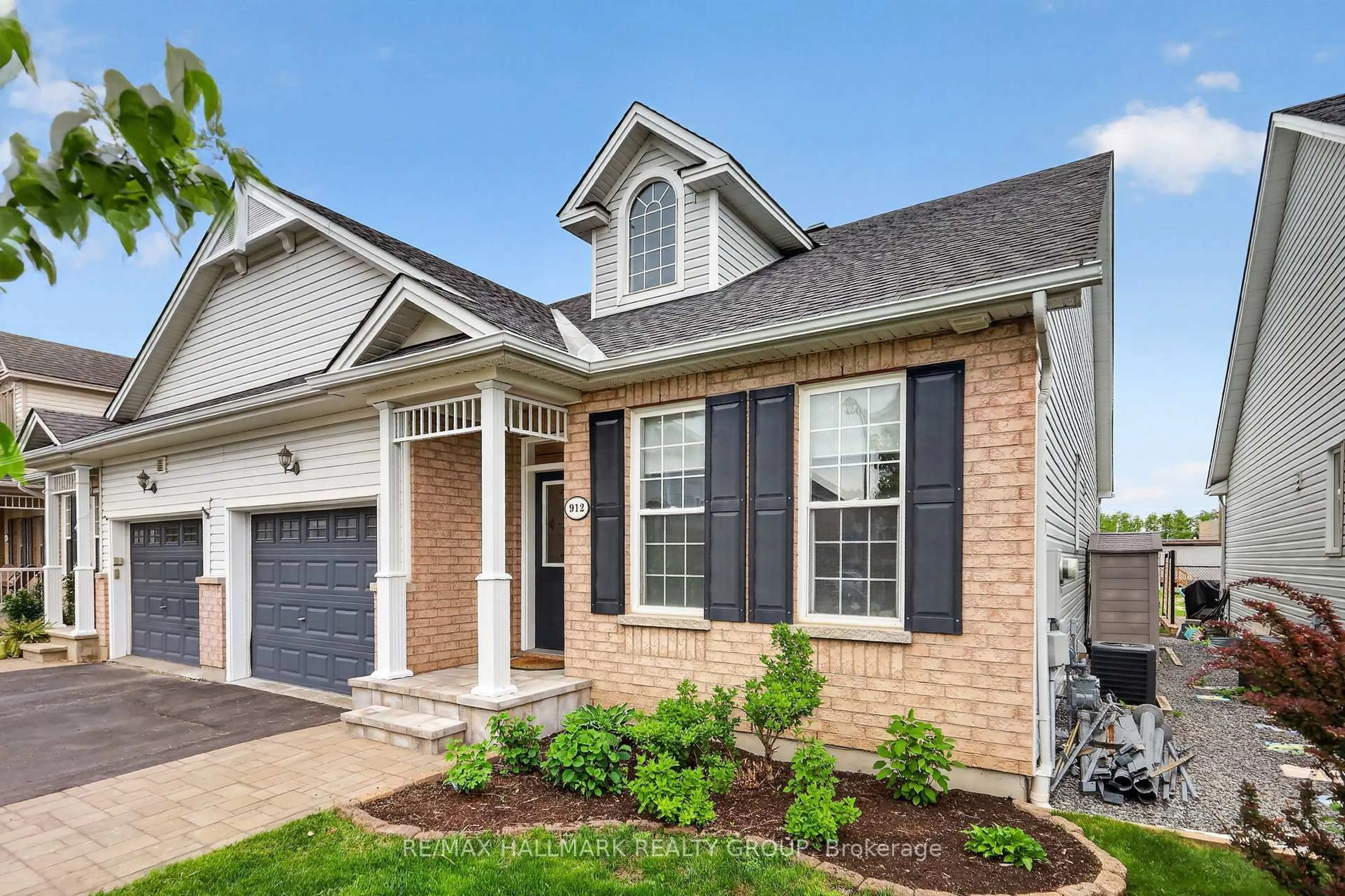 Home with brick exterior material, street for 912 Eastboro Ave, Orleans Ontario K1W 0G4