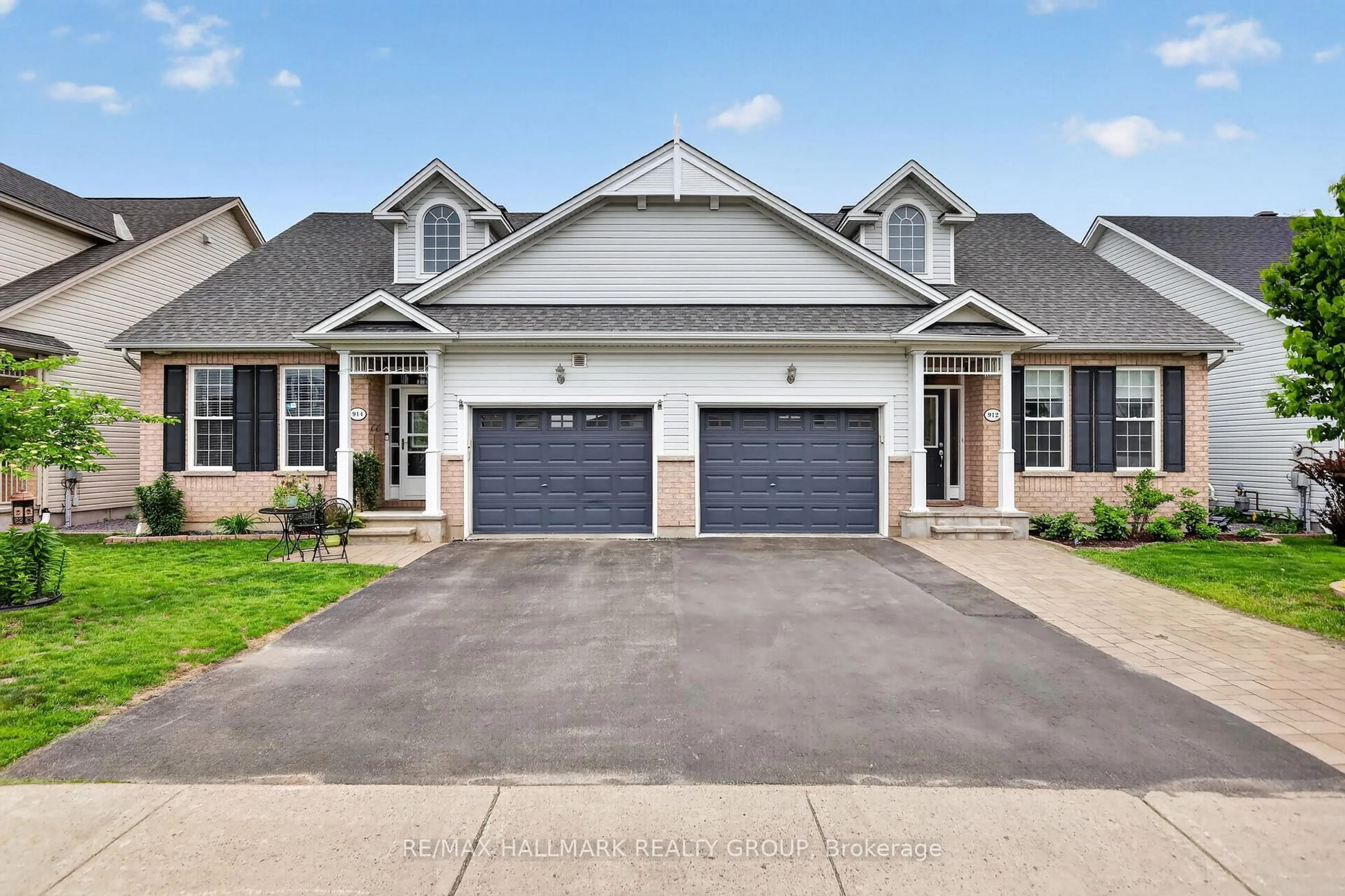 Home with brick exterior material, street for 912 Eastboro Ave, Orleans Ontario K1W 0G4