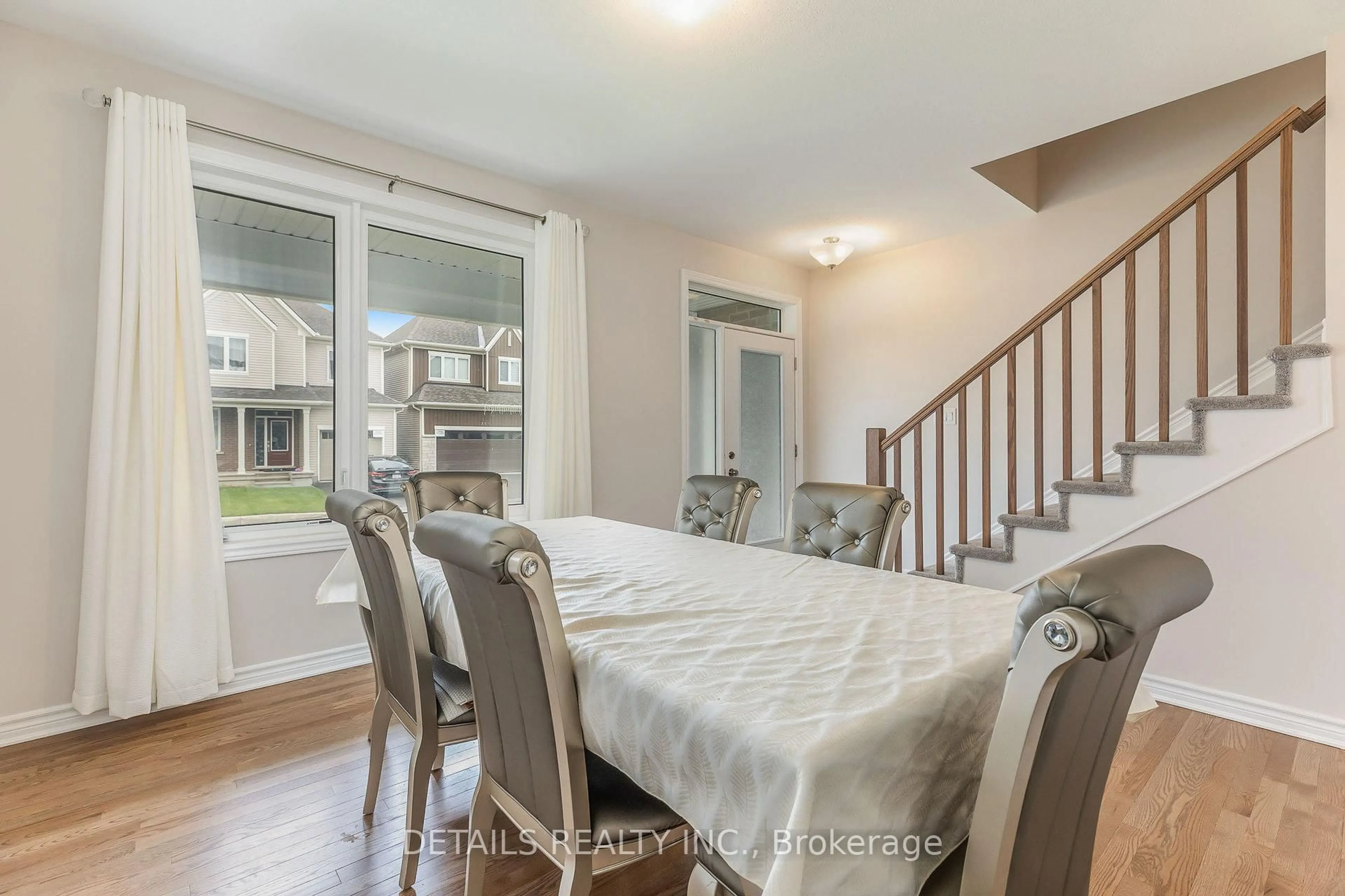 Dining room, unknown for 708 Vennecy Terr, Ottawa Ontario K1W 0N5