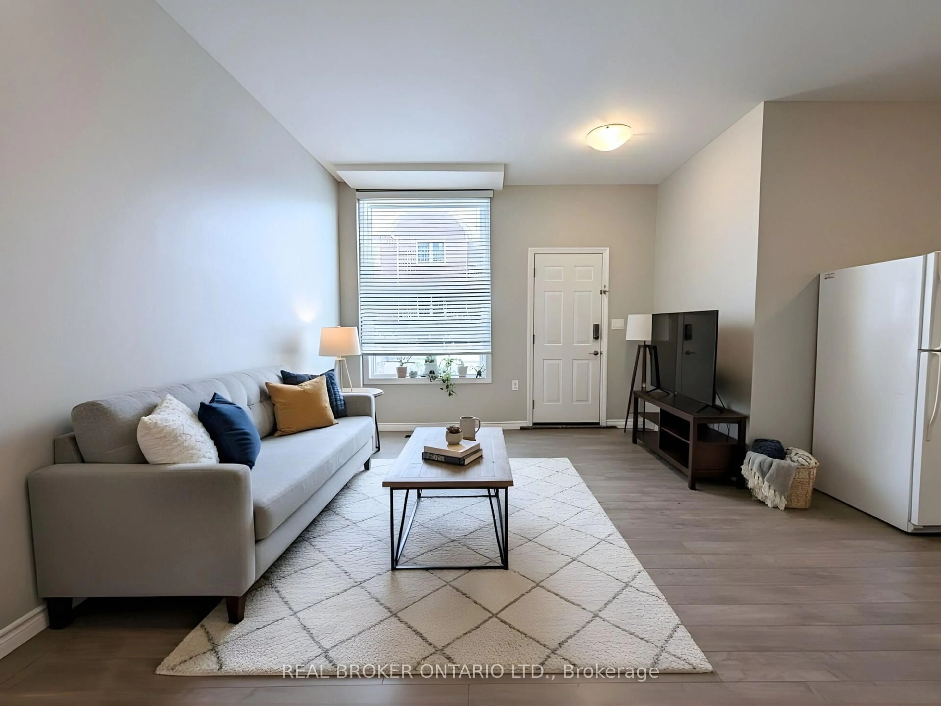 Living room with furniture, unknown for 105 Cheever St, Hamilton Ontario L8L 5R8