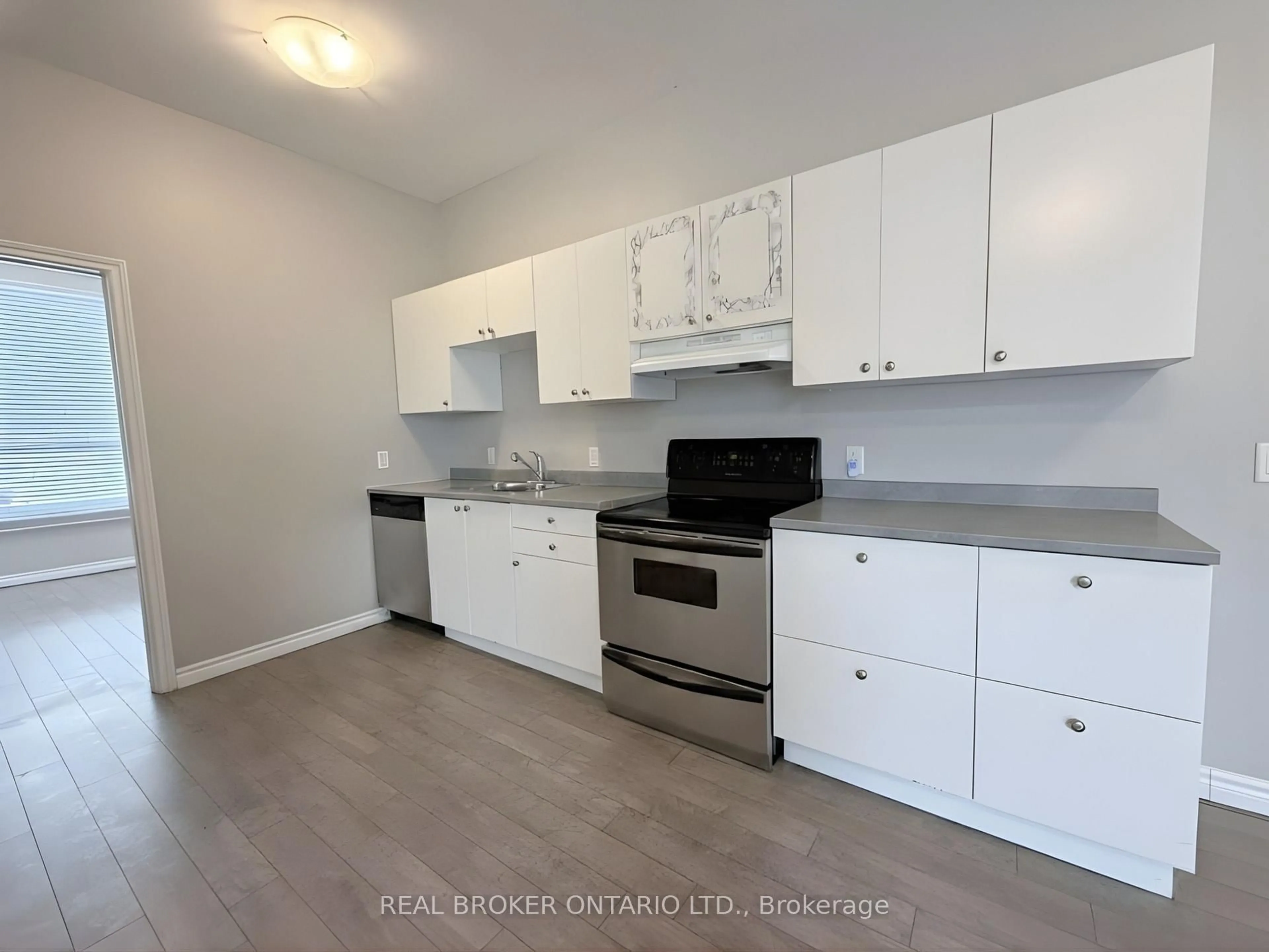 Standard kitchen, unknown for 105 Cheever St, Hamilton Ontario L8L 5R8
