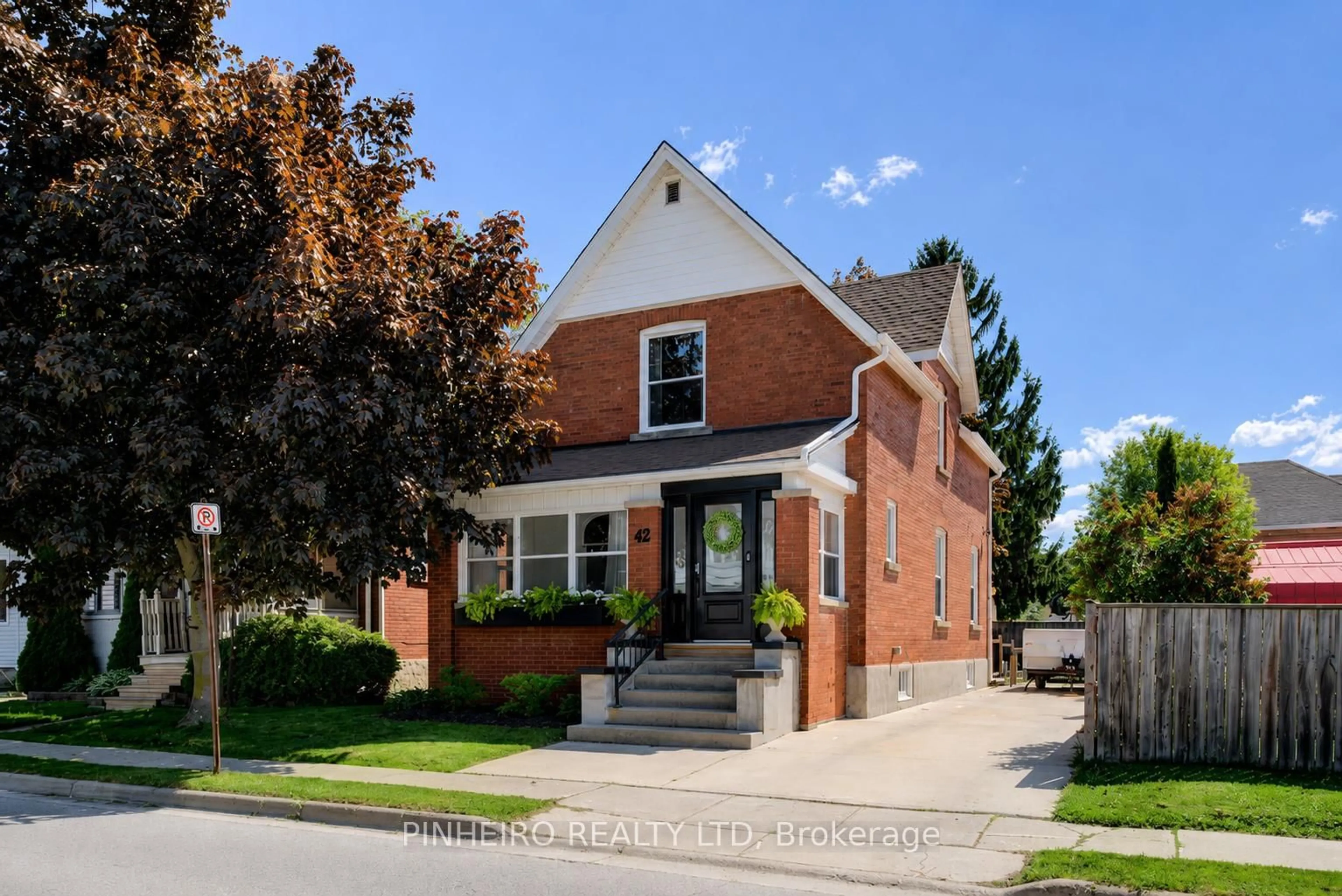 Home with brick exterior material, street for 42 Fifth Ave, St. Thomas Ontario N5R 4C5