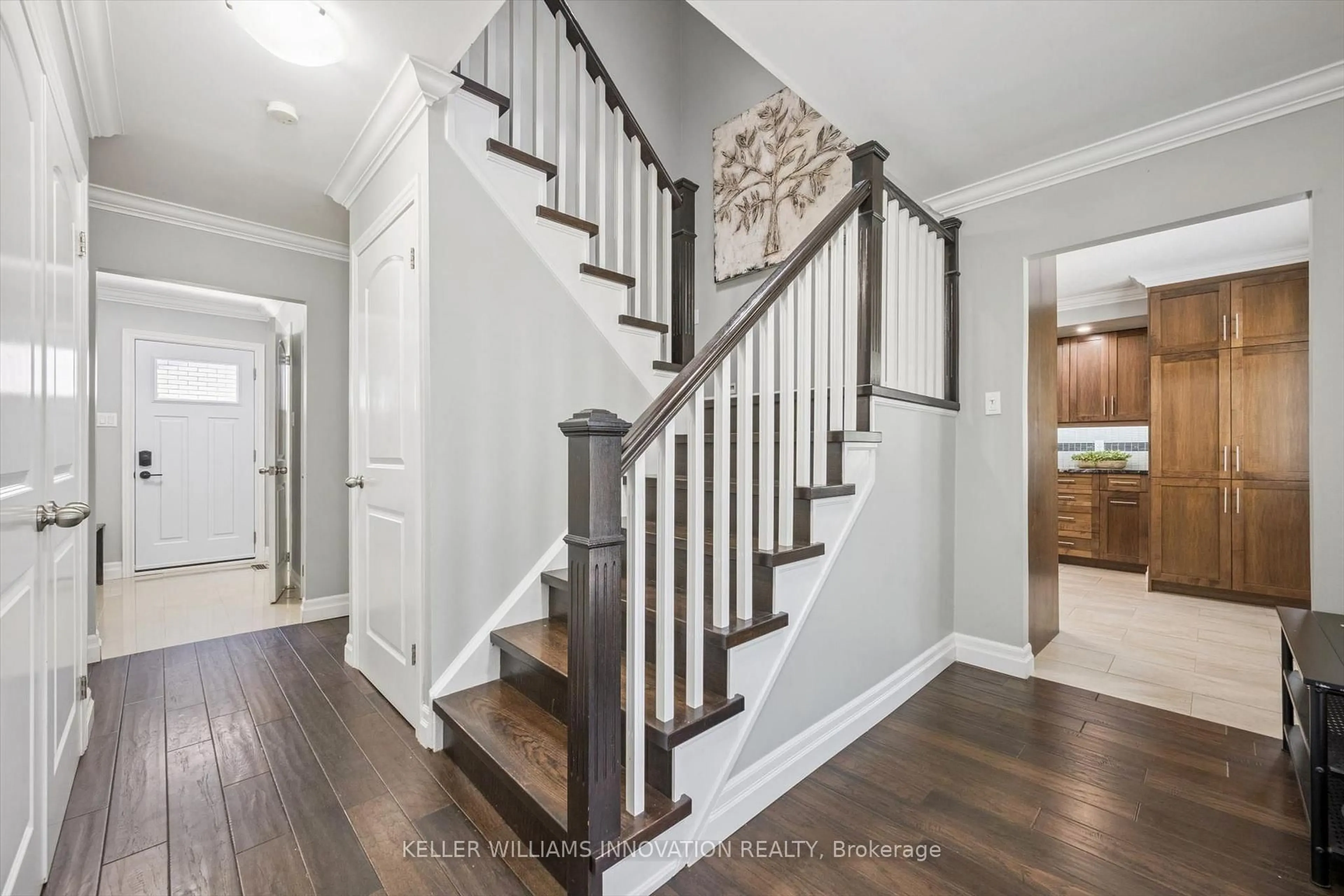 Indoor entryway for 31 Glen Lake Cres, Kitchener Ontario N2N 1C4
