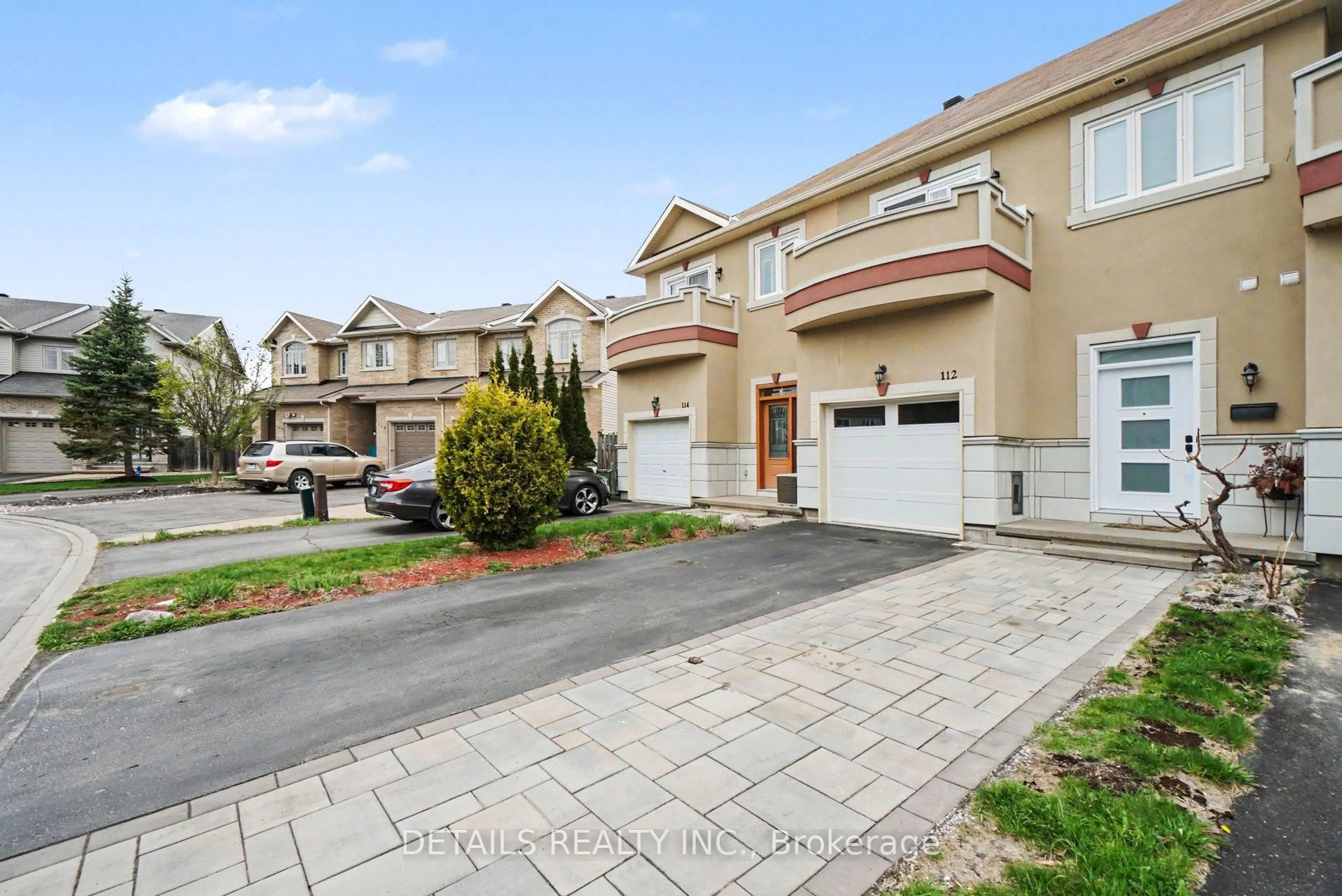 A pic from outside/outdoor area/front of a property/back of a property/a pic from drone, street for 112 Whispering Winds Way, Ottawa Ontario K1W 0B7