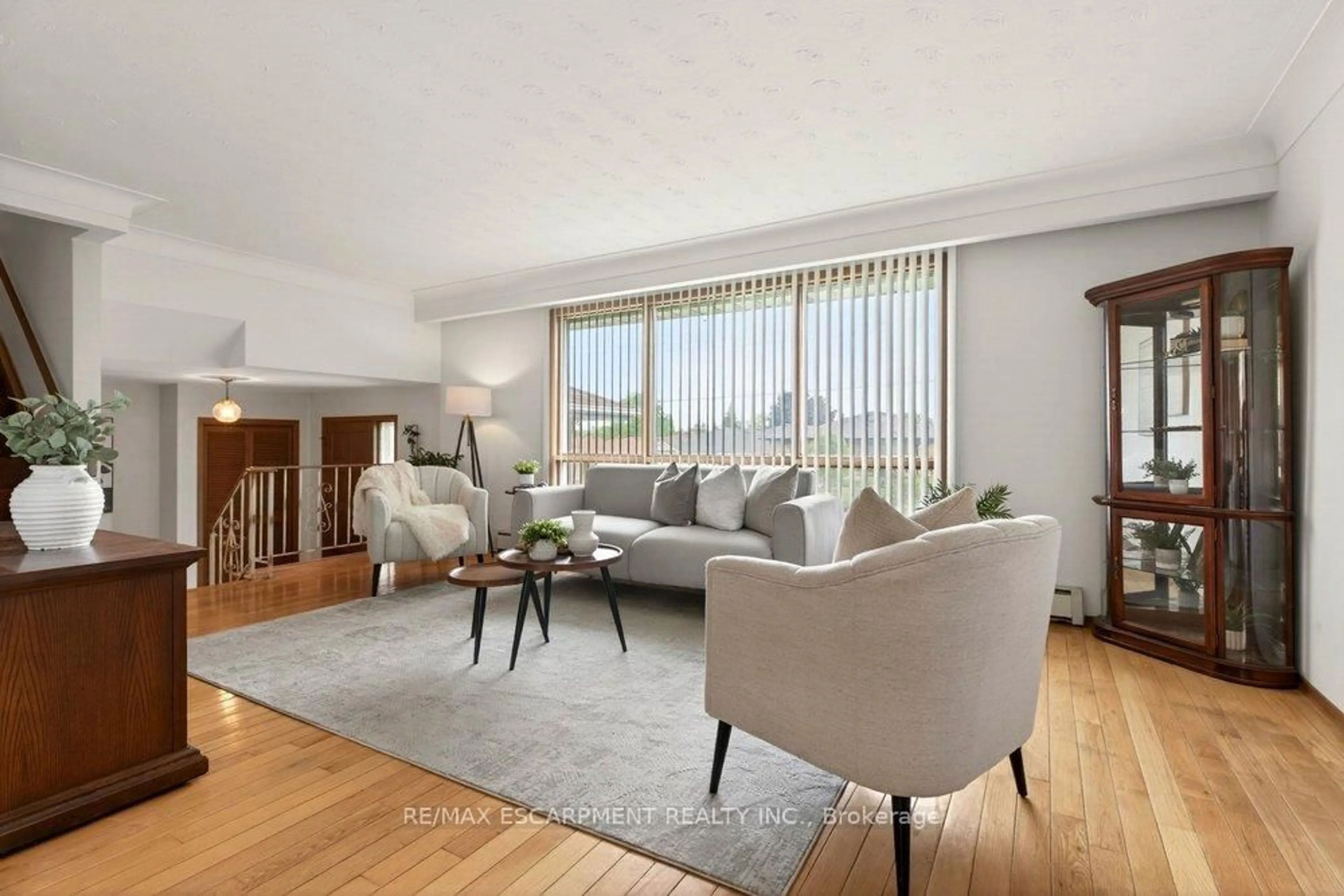 Living room with furniture, unknown for 134 Greeningdon Dr, Hamilton Ontario L9A 3A9