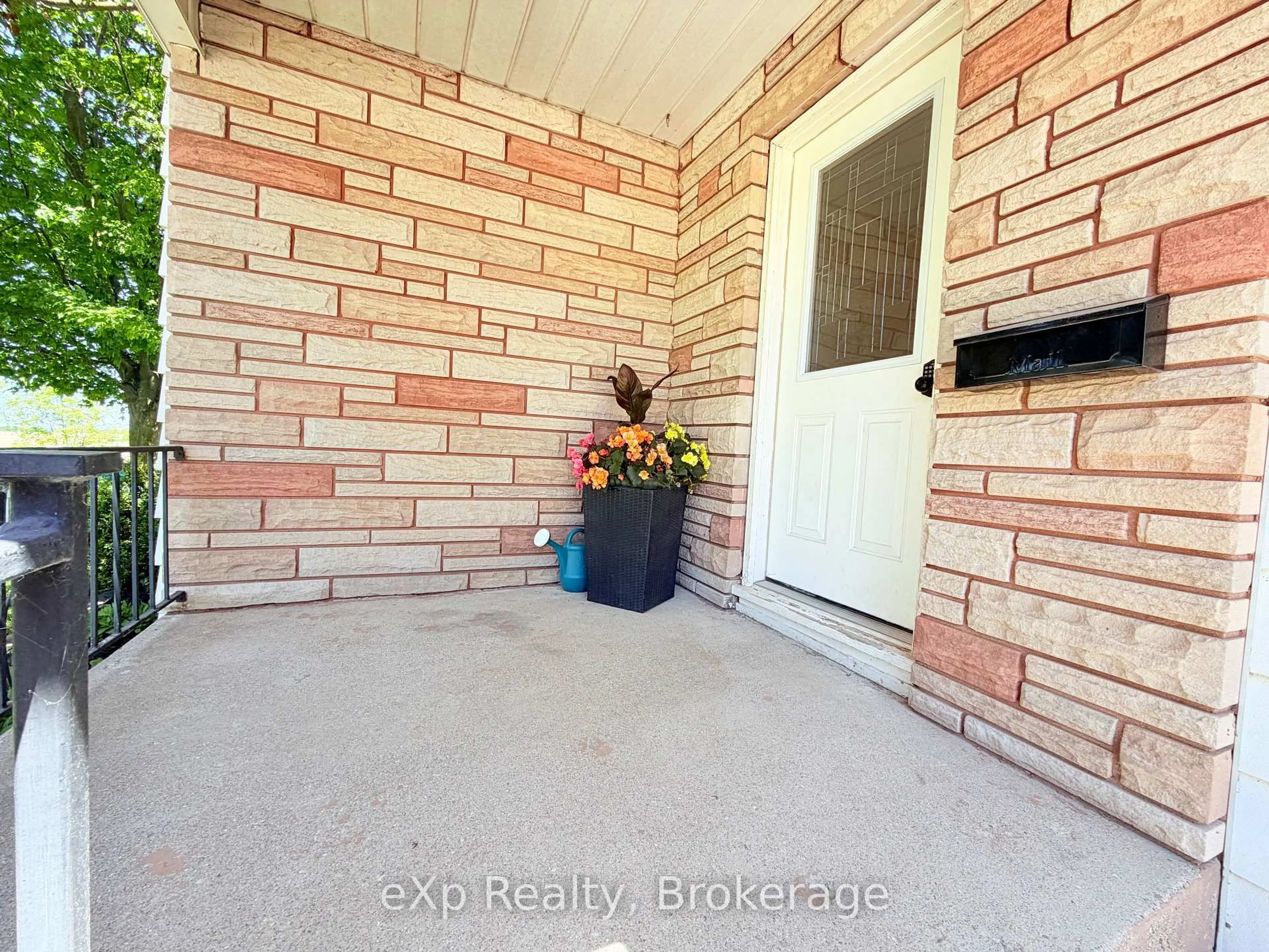 Indoor entryway for 1272 Bruce 12 Rd, South Bruce Ontario N0G 1W0