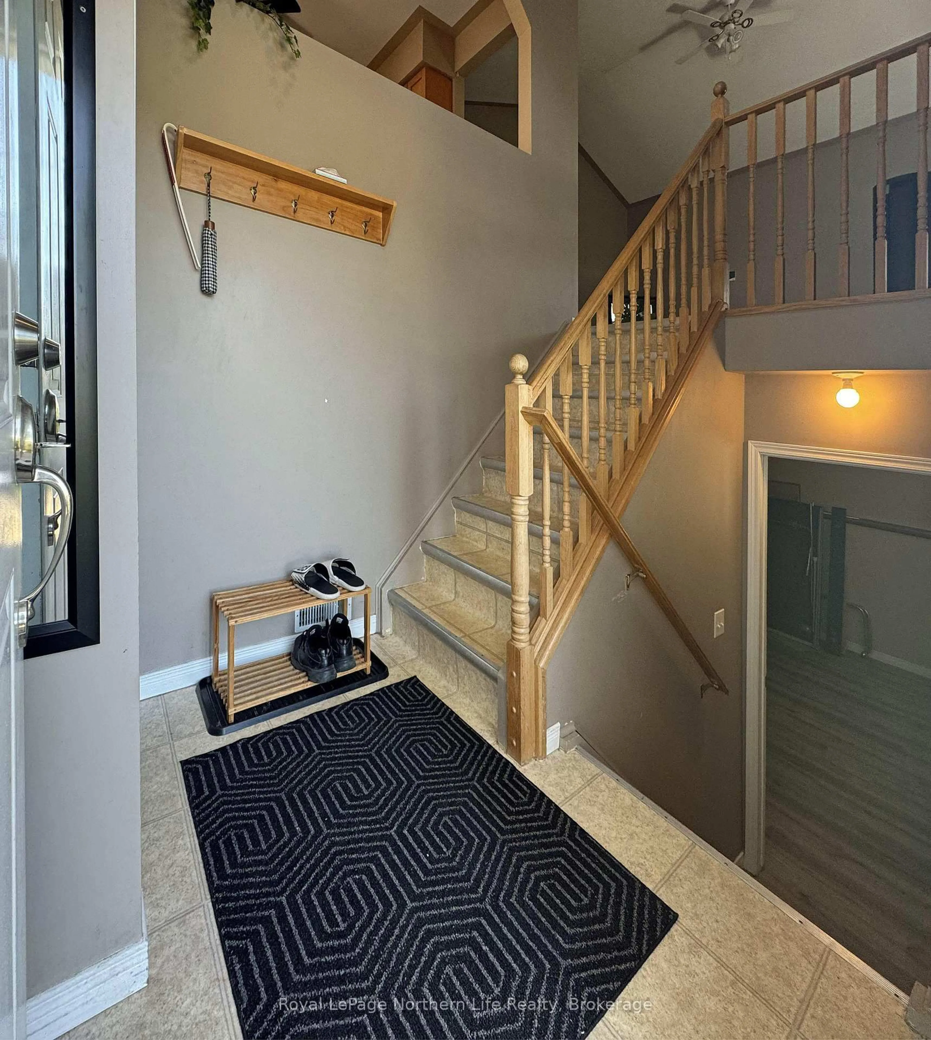 Indoor foyer for 7 Third St, West Nipissing Ontario P2B 3E6