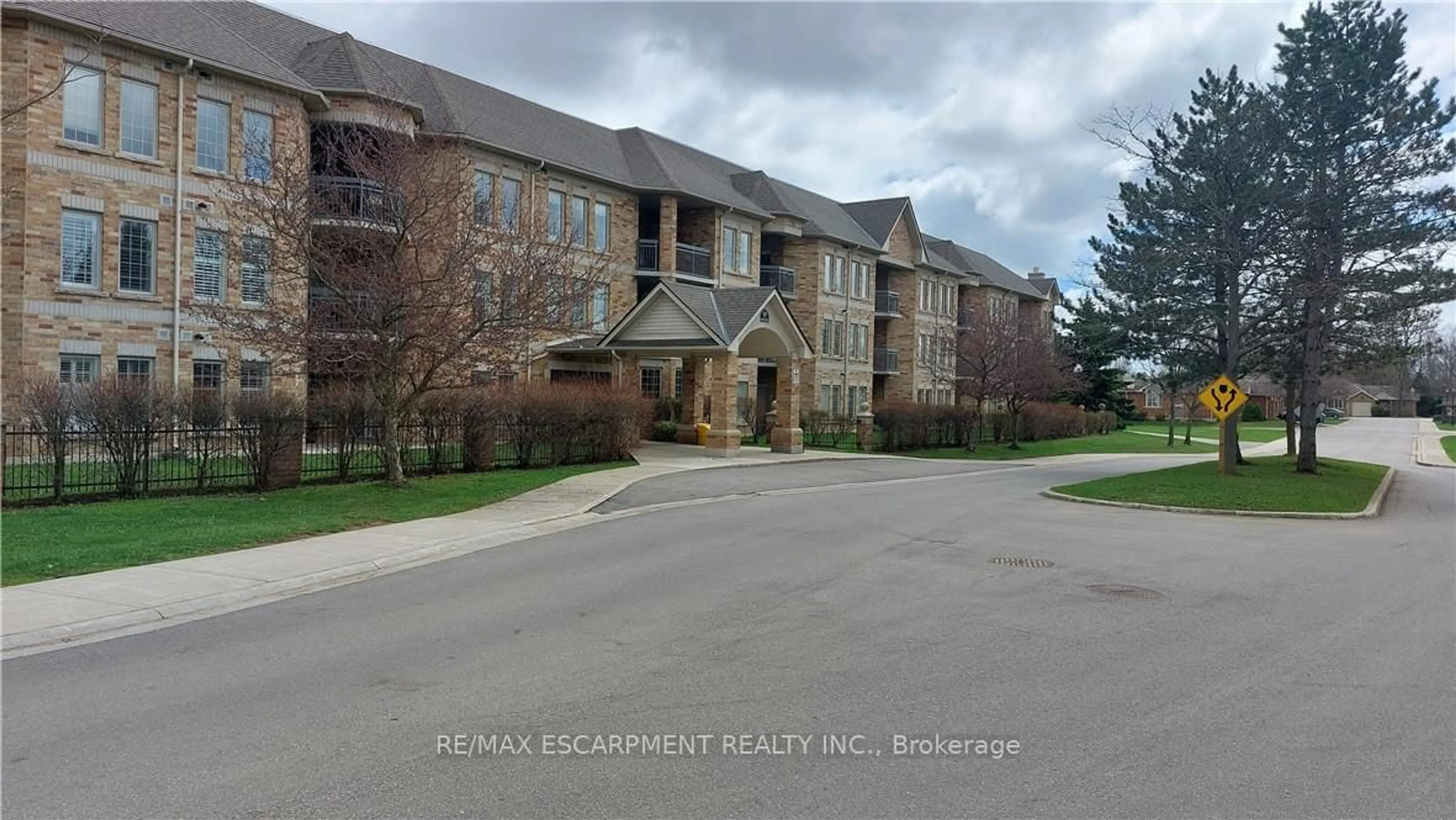 Unknown for 59 Critzia Dr #312, Hamilton Ontario L0R 1W0