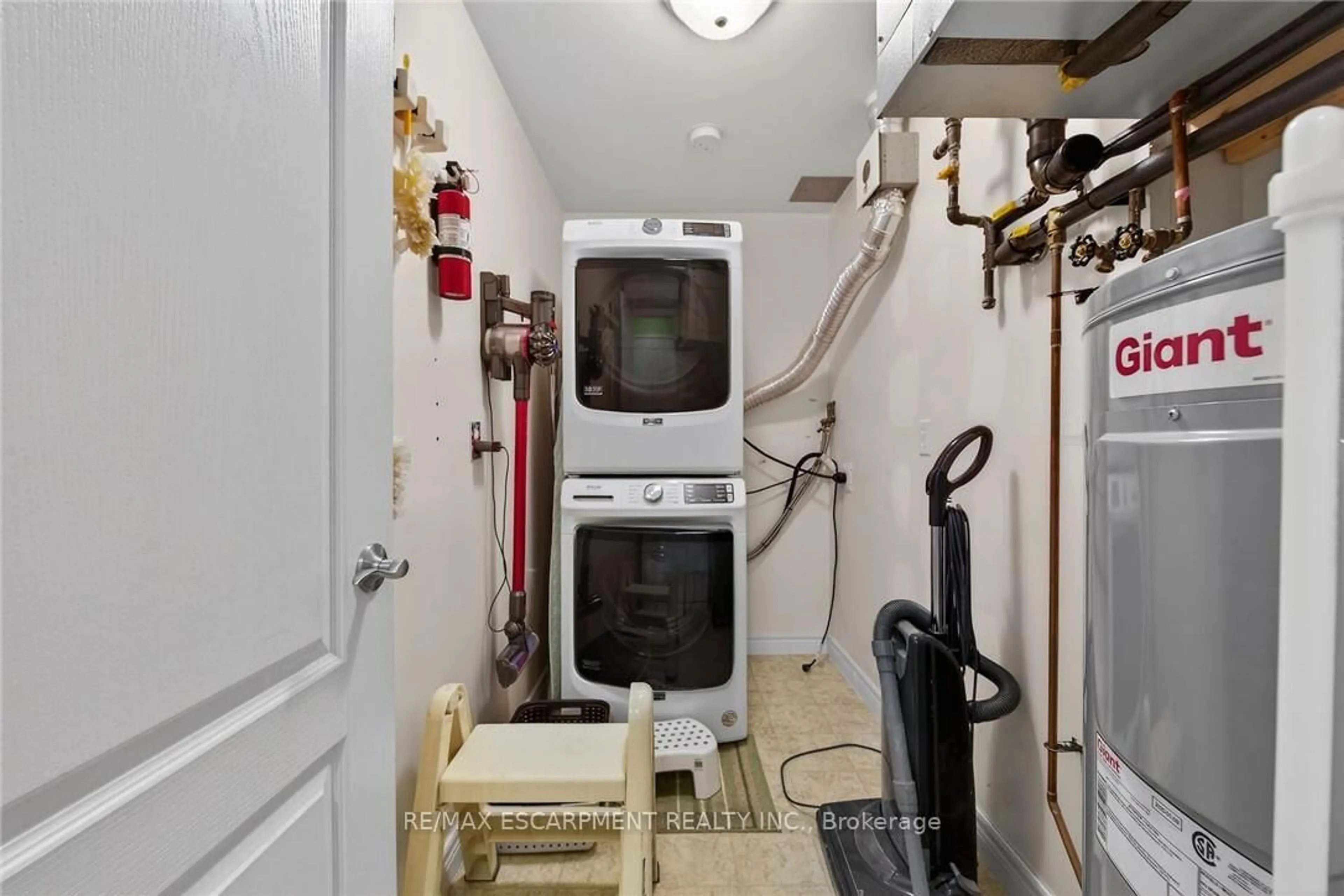Laundry room for 59 Critzia Dr #312, Hamilton Ontario L0R 1W0