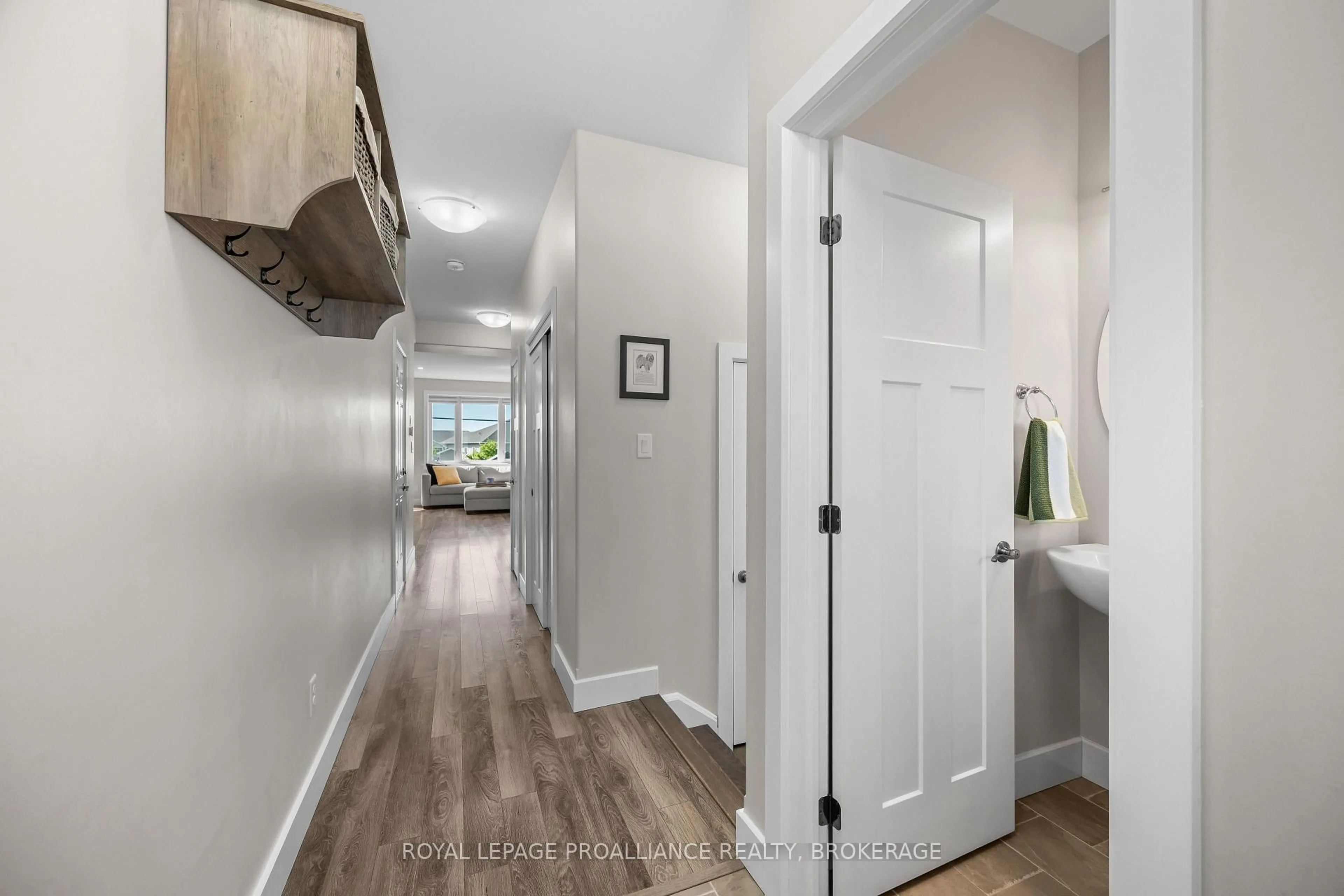 Indoor entryway for 138 Dr. Richard James Cres, Loyalist Ontario K7N 0B9