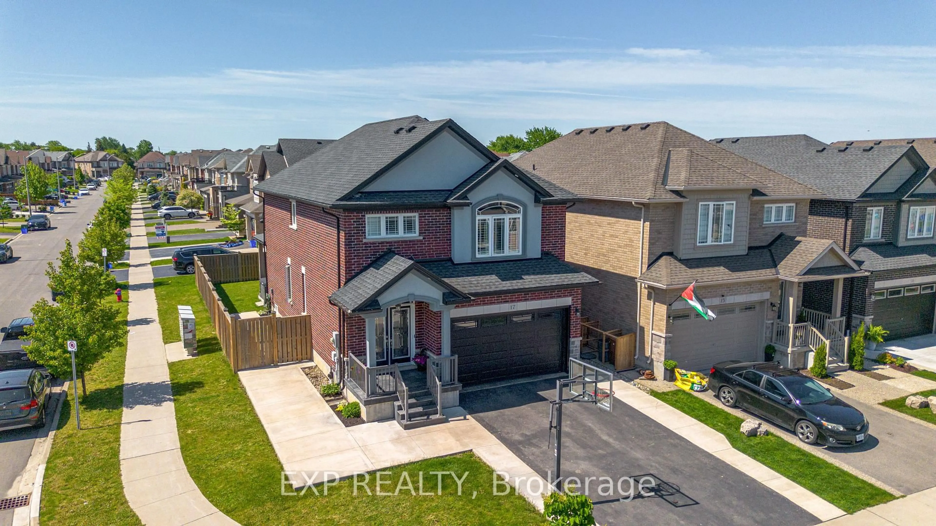 A pic from outside/outdoor area/front of a property/back of a property/a pic from drone, street for 17 Narbonne Cres, Hamilton Ontario L8J 0J7