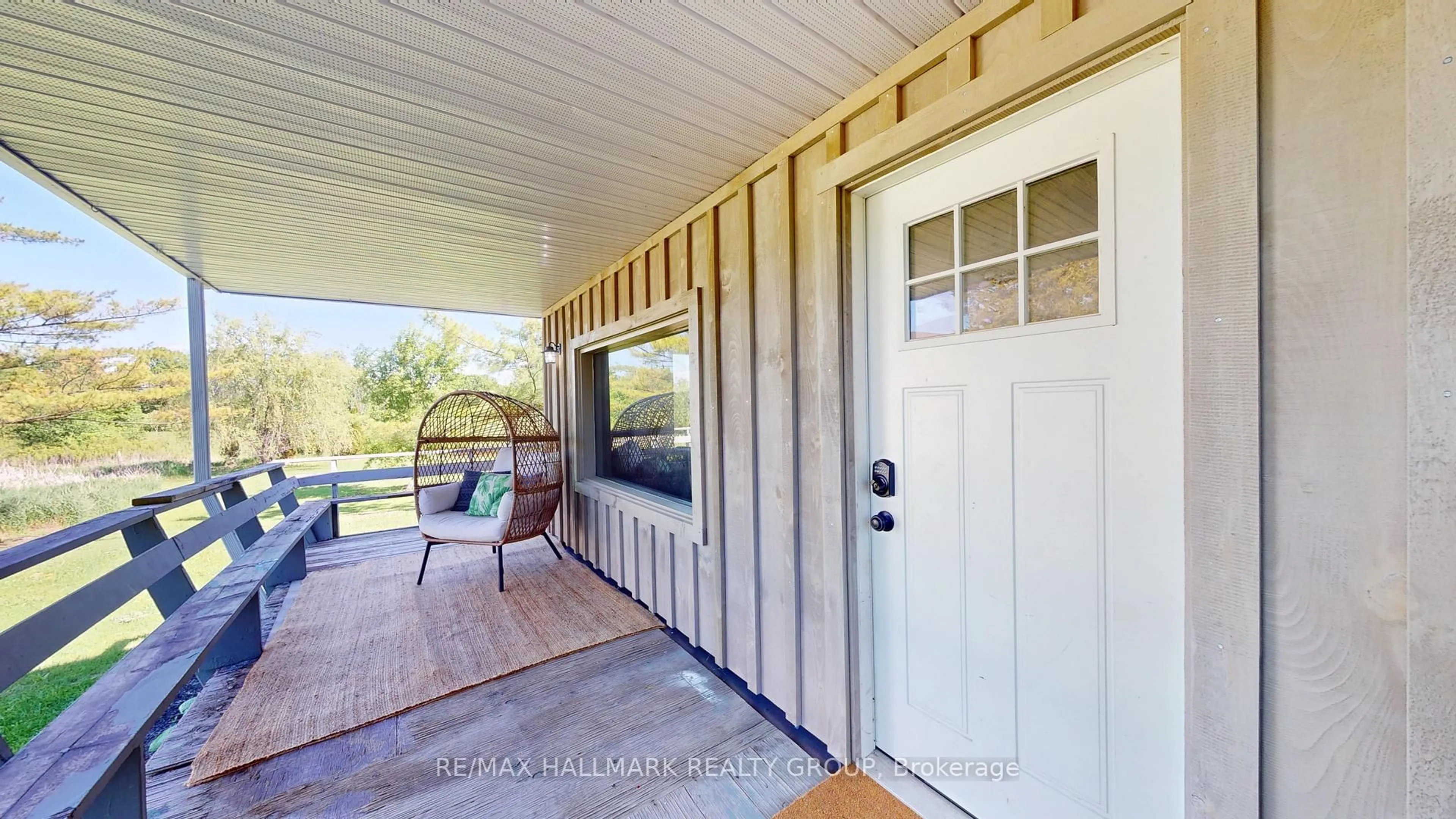 Indoor entryway for 1423 County Rd 2 Rd, Leeds and the Thousand Islands Ontario K0E 1R0
