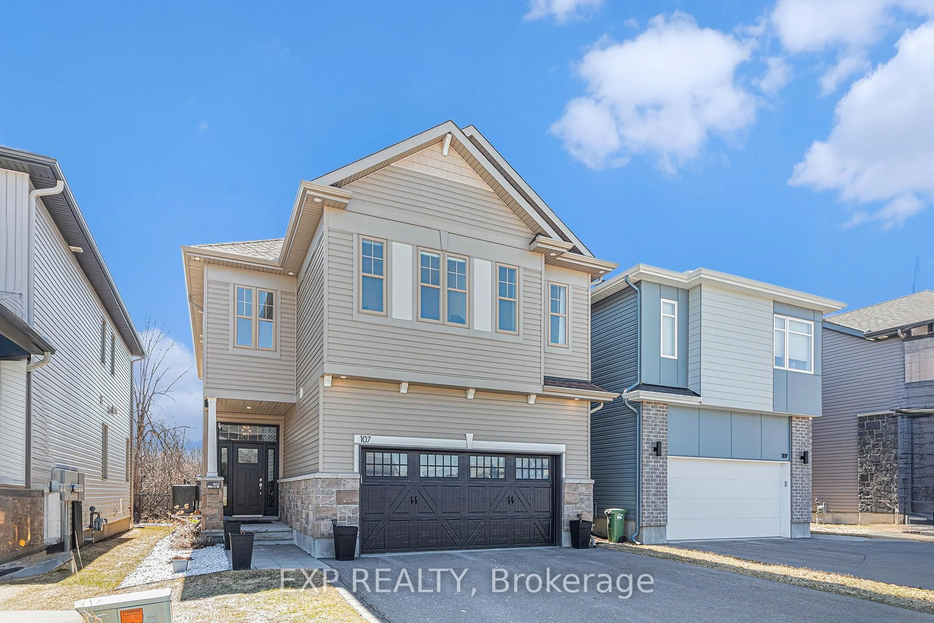 A pic from outside/outdoor area/front of a property/back of a property/a pic from drone, street for 107 Rallidale St, Ottawa Ontario K1X 0G7