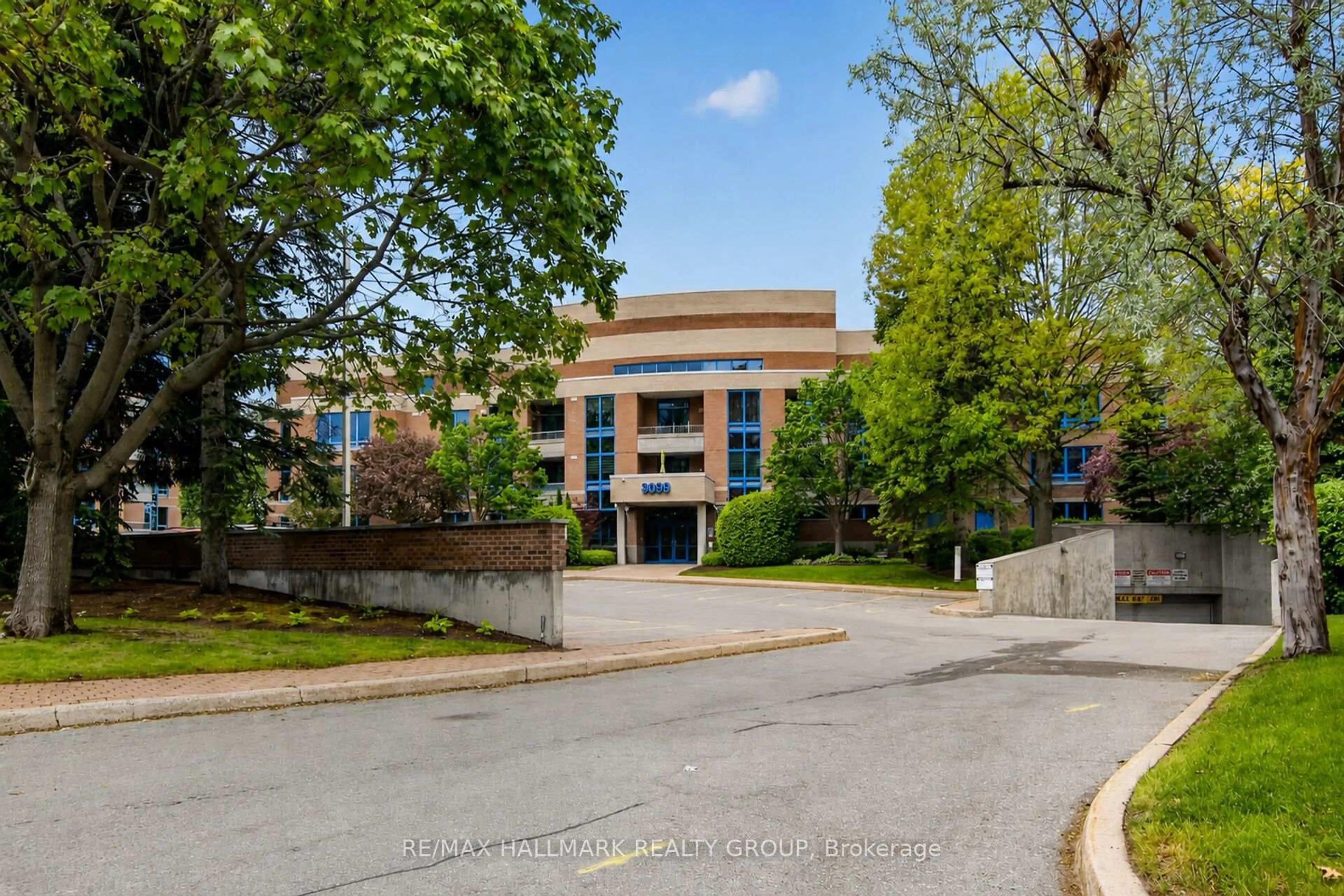 Unknown for 3099 Carling Ave #205, Ottawa Ontario K2H 5A6