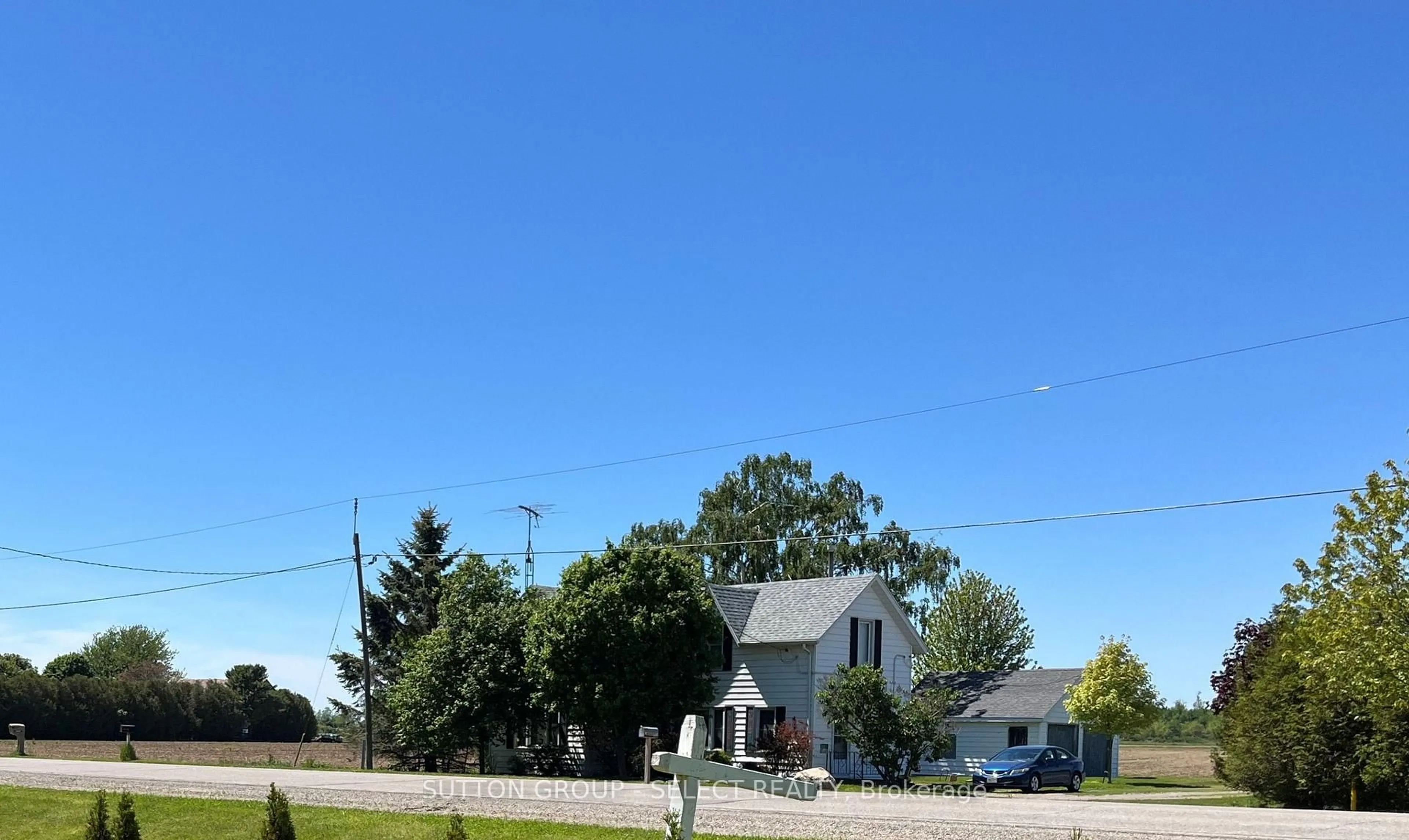 A pic from outside/outdoor area/front of a property/back of a property/a pic from drone, street for 7504 Talbot Tr, Chatham-Kent Ontario N0P 1A0