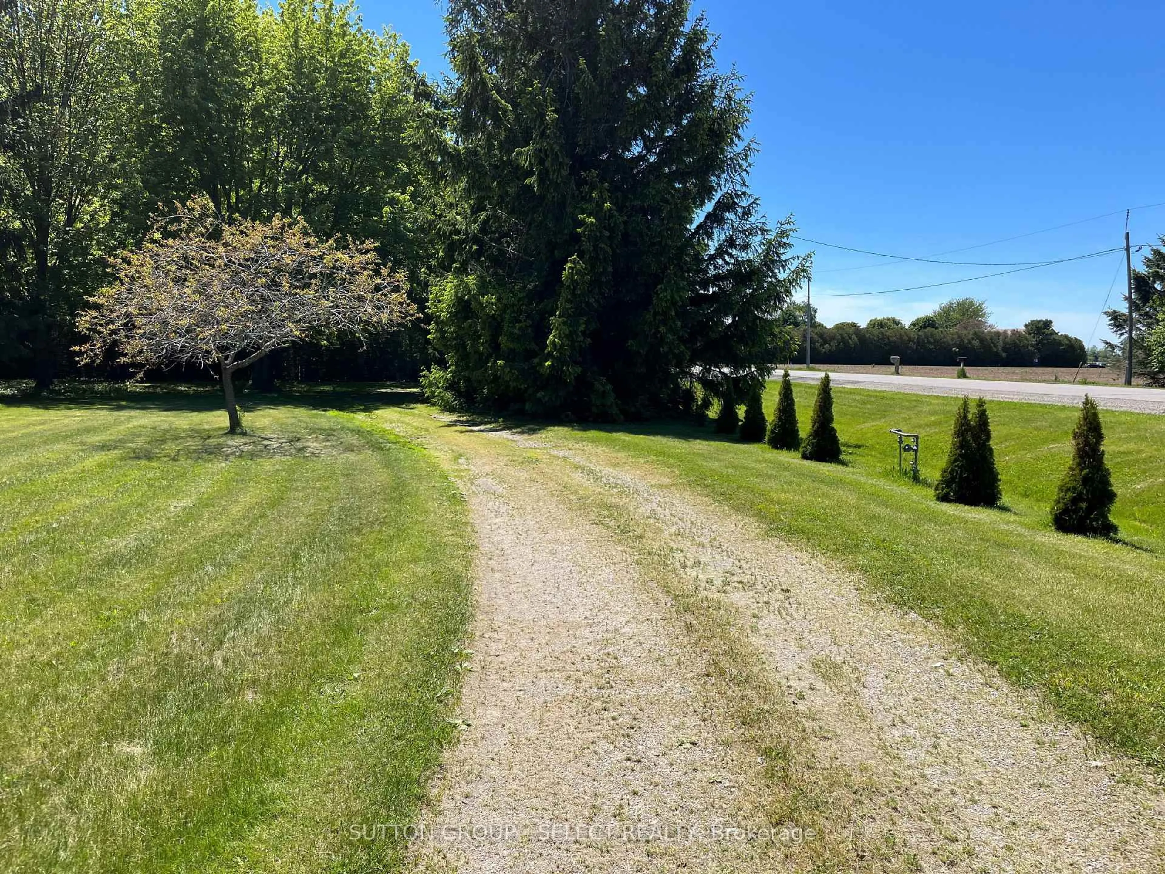 A pic from outside/outdoor area/front of a property/back of a property/a pic from drone, water/lake/river/ocean view for 7504 Talbot Tr, Chatham-Kent Ontario N0P 1A0