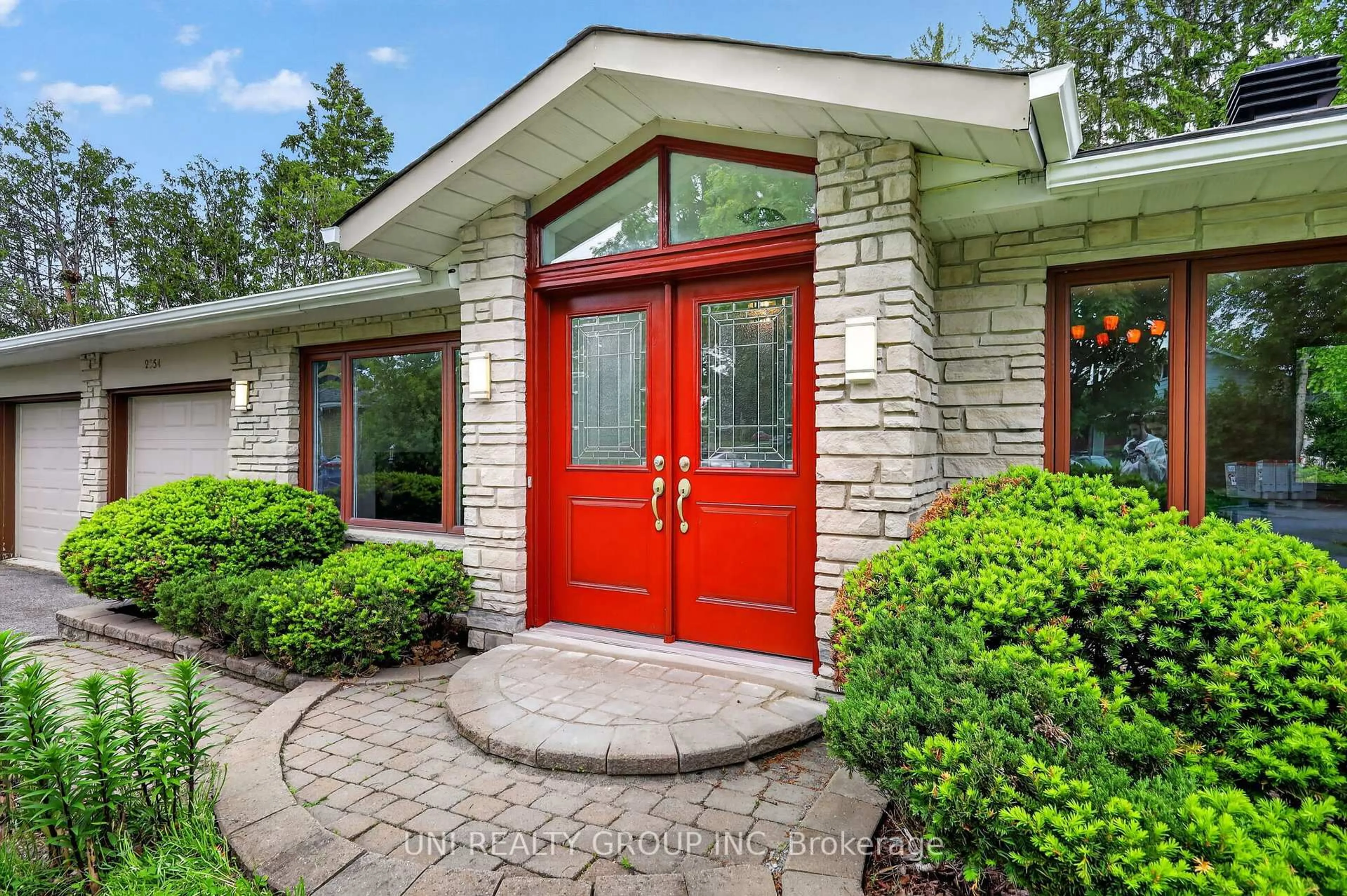 Home with brick exterior material, street for 2554 Egan Rd, Ottawa Ontario K1V 8N1