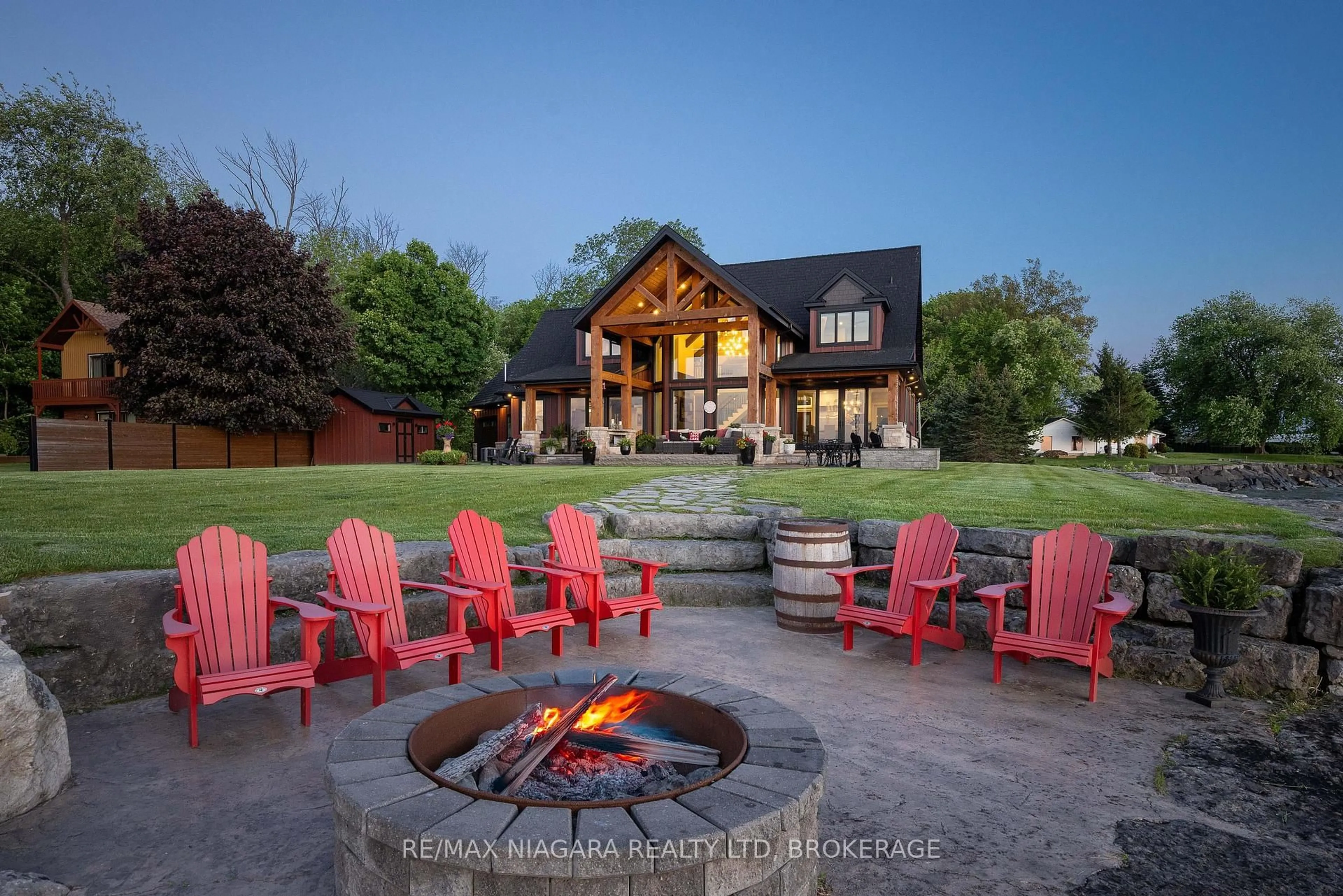 Patio, unknown for 6 Firelane 4B Rd, Niagara-on-the-Lake Ontario L0S 1J0